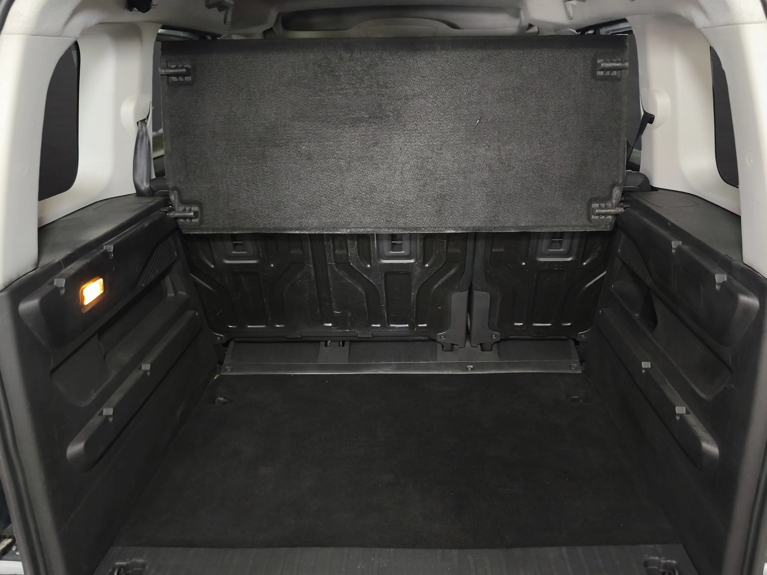Citroen Berlingo Furgón Talla M BlueHDi | Eficiencia y Agilidad Urbana | Desde 260 € al mes - Foto 8
