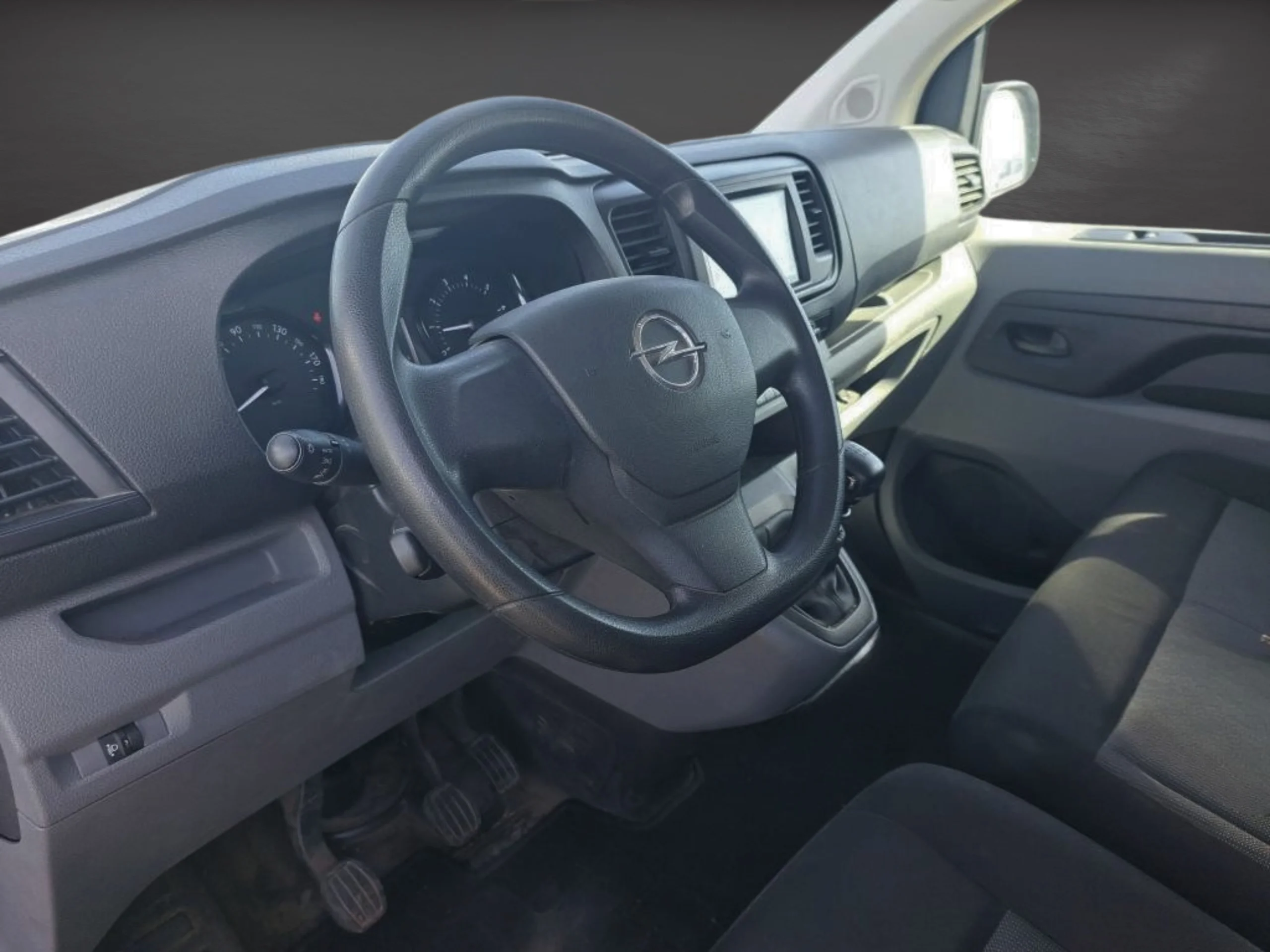 Opel Vivaro Mixta 6 Plazas con separador de carga abatible - Foto 6