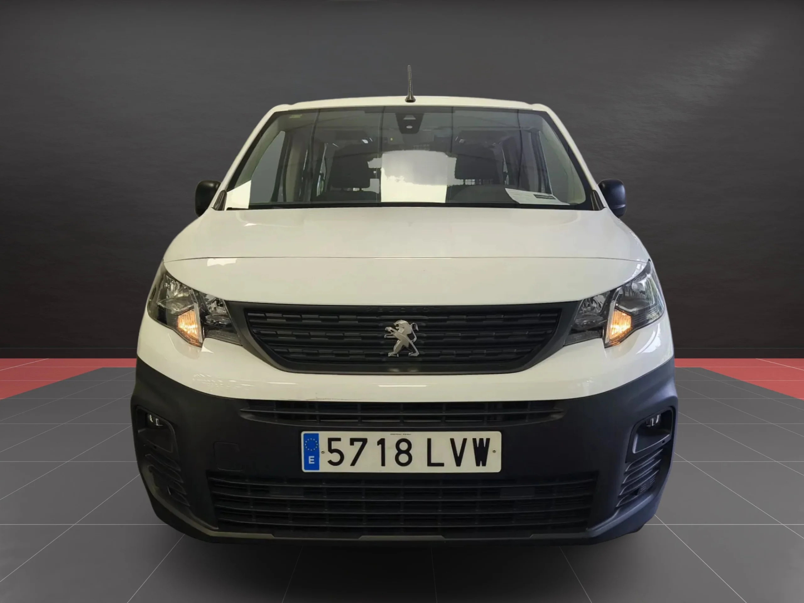 Peugeot Partner Doble cabina L2 Combi 5 plazas 4X4 130CV - Foto 3