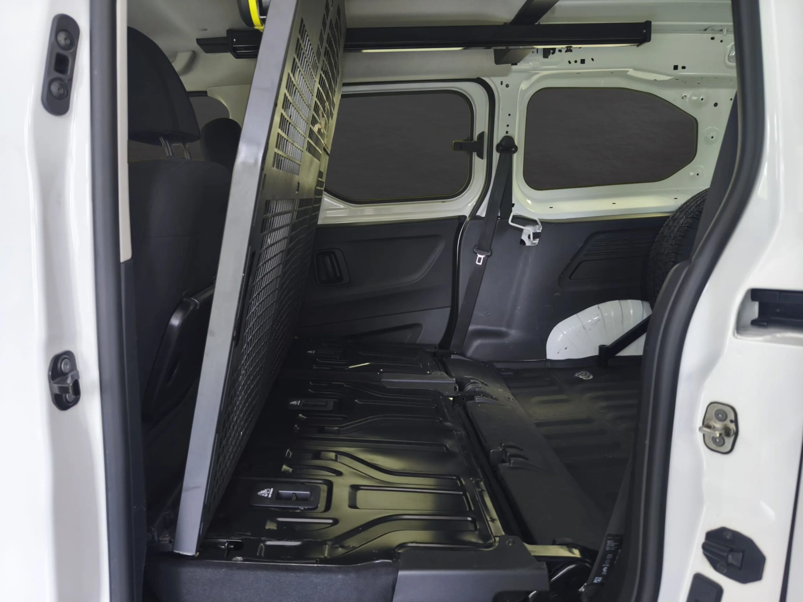 Peugeot Partner Doble cabina L2 Combi 5 plazas 4X4 130CV - Foto 18