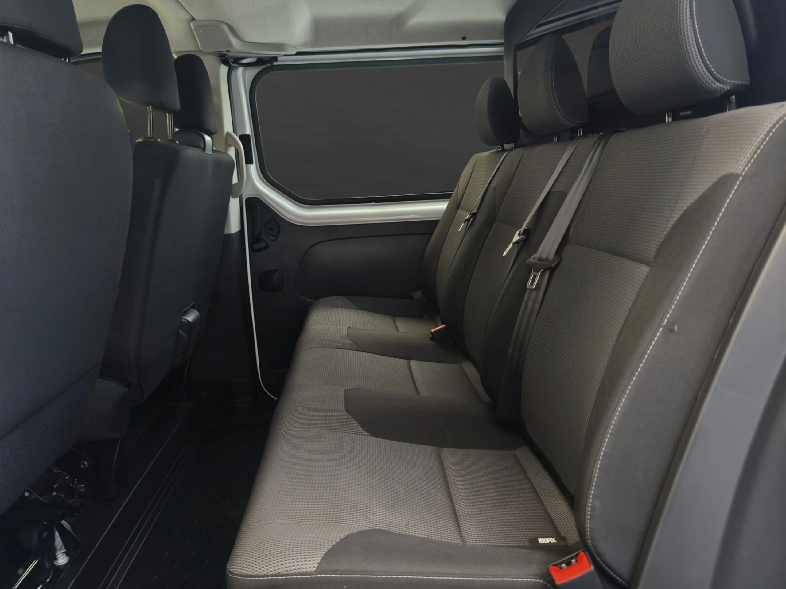 Renault Trafic Doble cabina 6 Plazas con separador de carga LH1 150CV - Foto 9