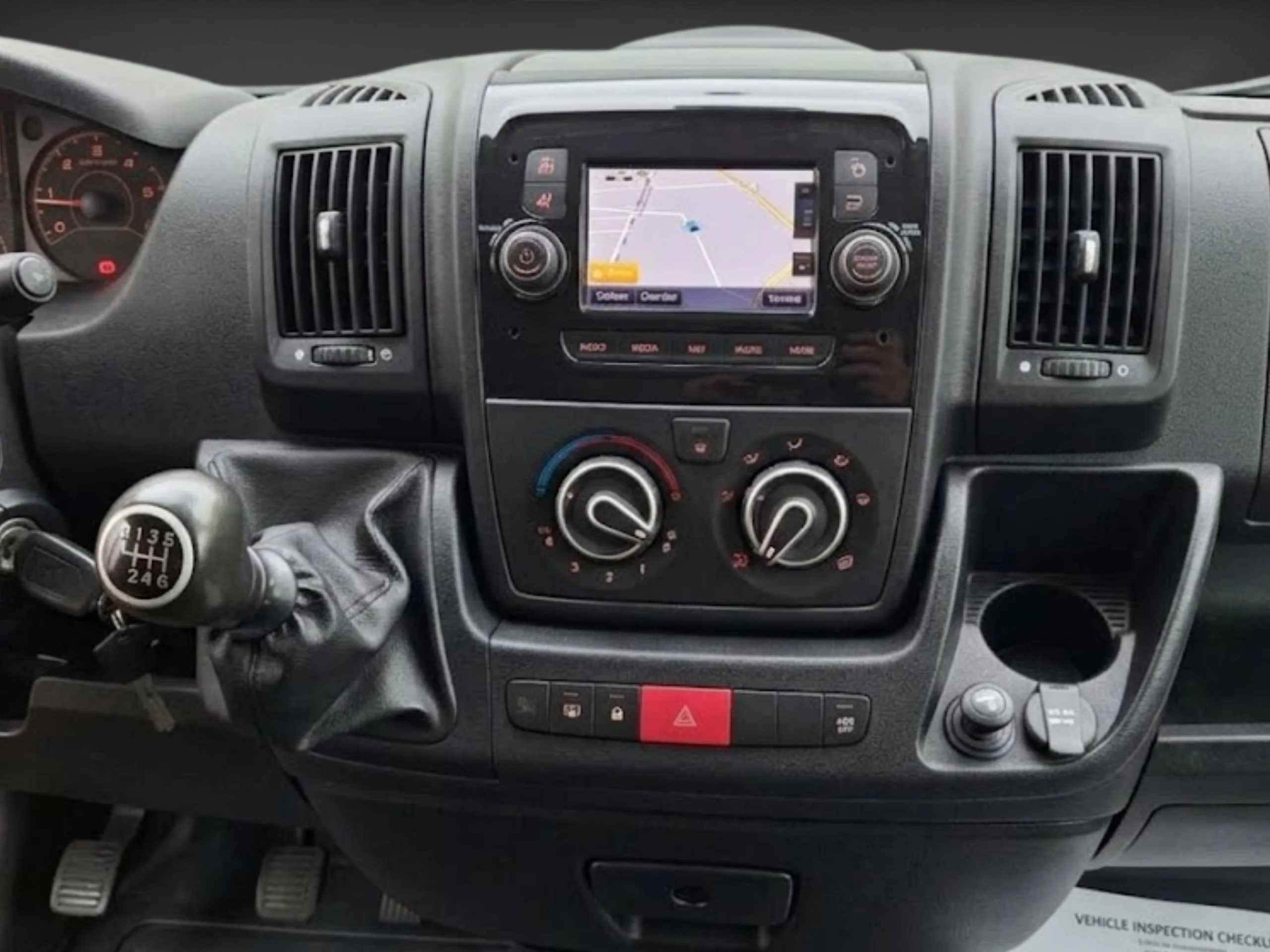 Peugeot Boxer L3H2 Premium 2.2 BlueHDi (2021) | Equipamiento Superior y Capacidad Total | Desde 366 € al mes - Foto 10