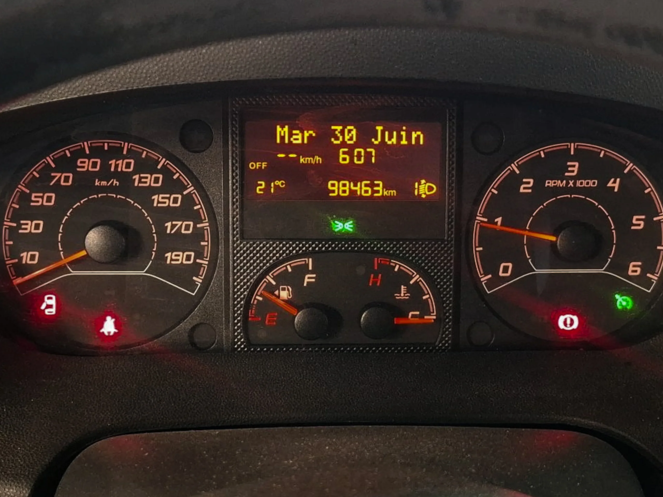 Peugeot Boxer L3H2 Premium 2.2 BlueHDi (2021) | Equipamiento Superior y Capacidad Total | Desde 366 € al mes - Foto 11