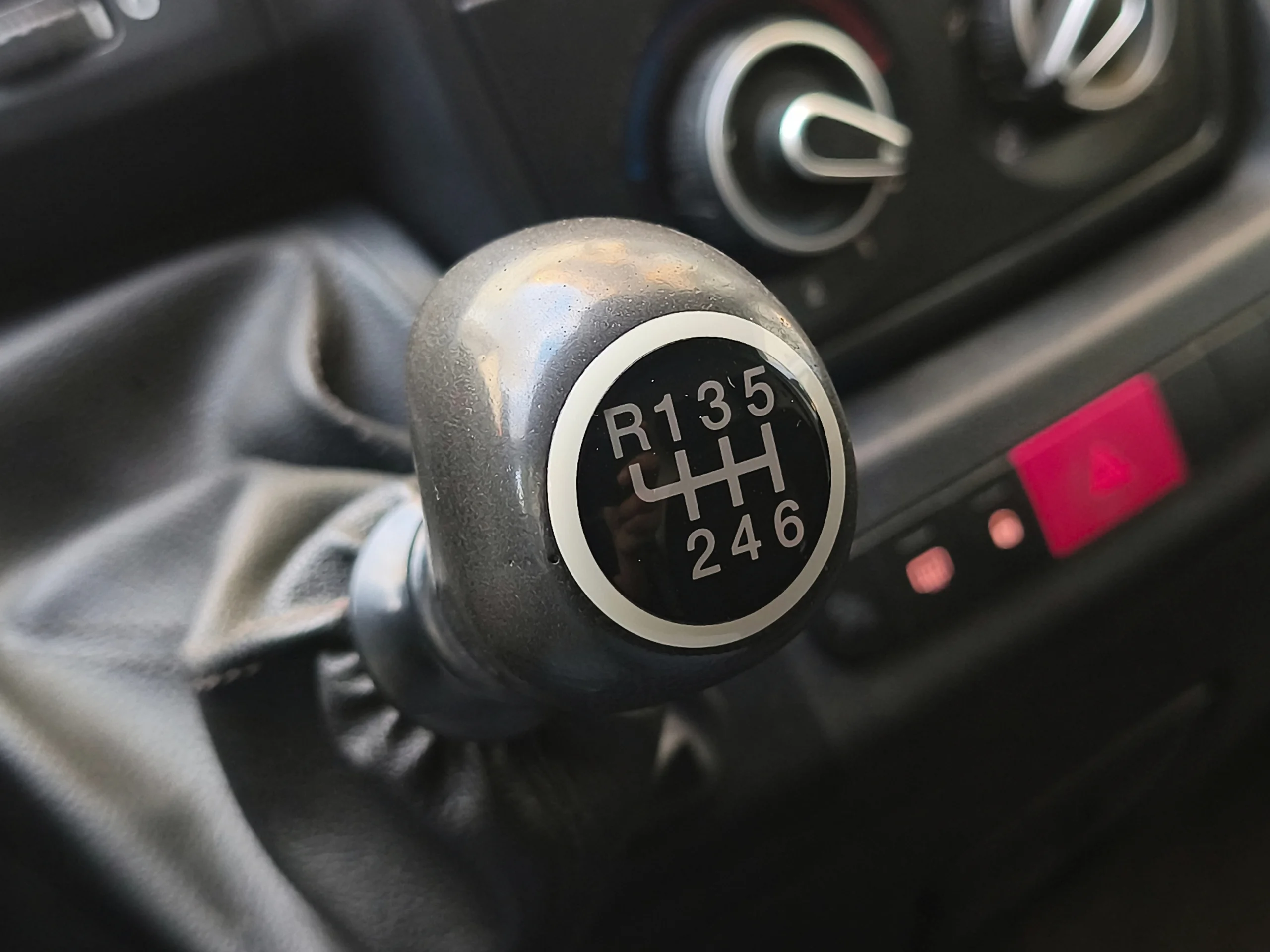Peugeot Boxer L3H2 Premium 2.2 BlueHDi | Equipamiento Superior y Capacidad Total | Desde 359 € al mes - Foto 25