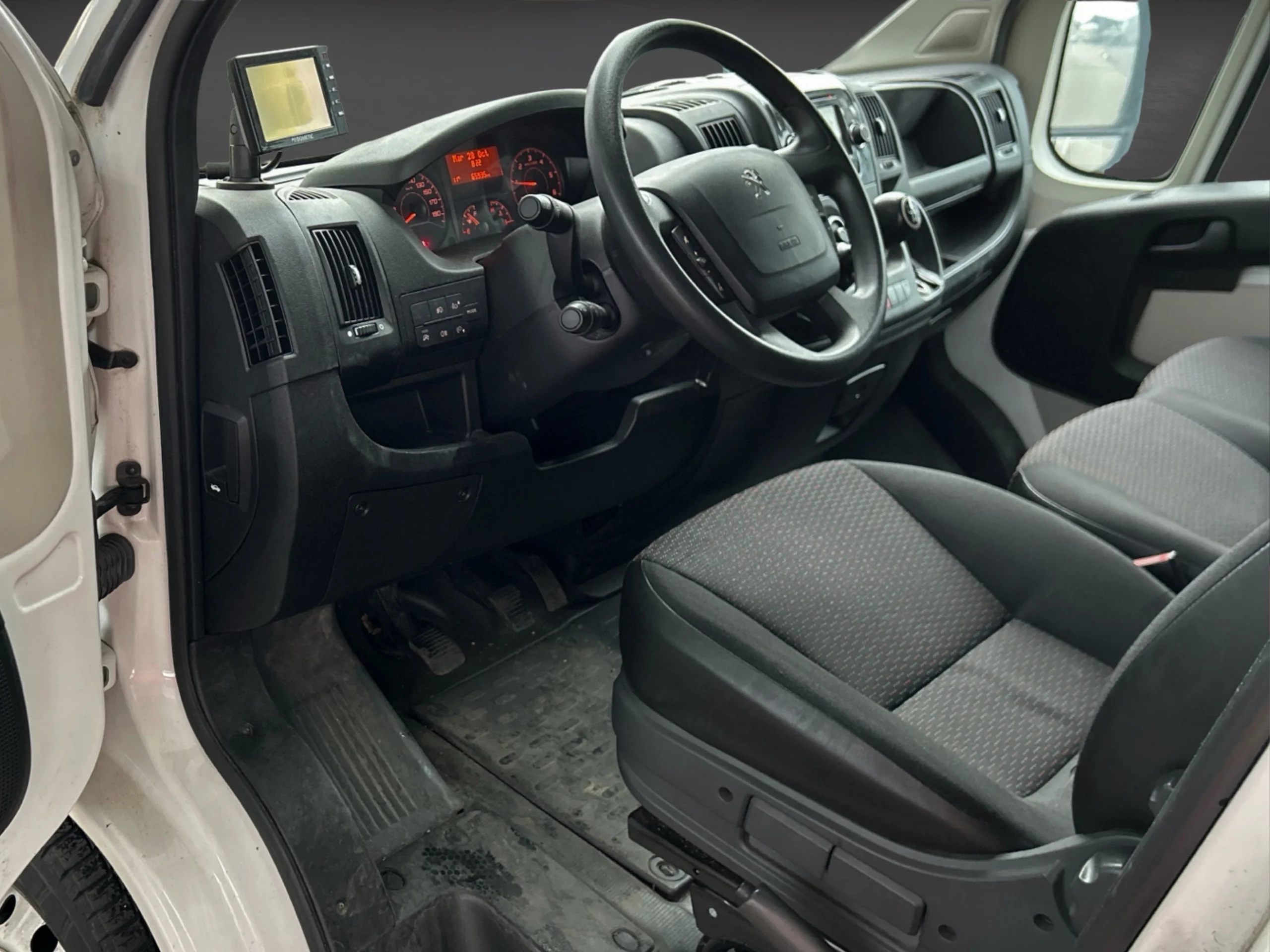 Peugeot Boxer Carrozado L4 Con trampilla 130CV - Foto 8