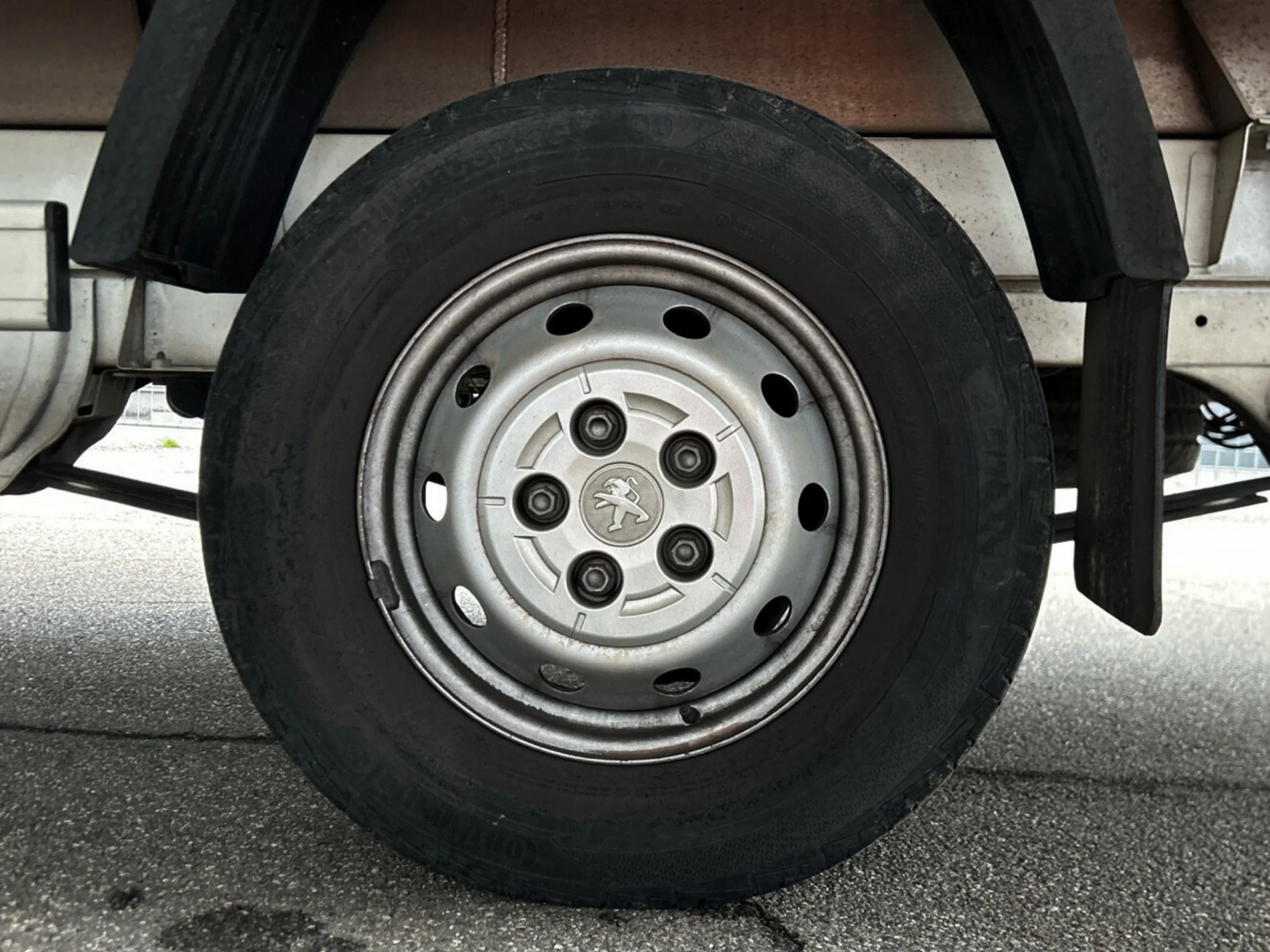 Peugeot Boxer Carrozado L4 Con trampilla 130CV - Foto 13