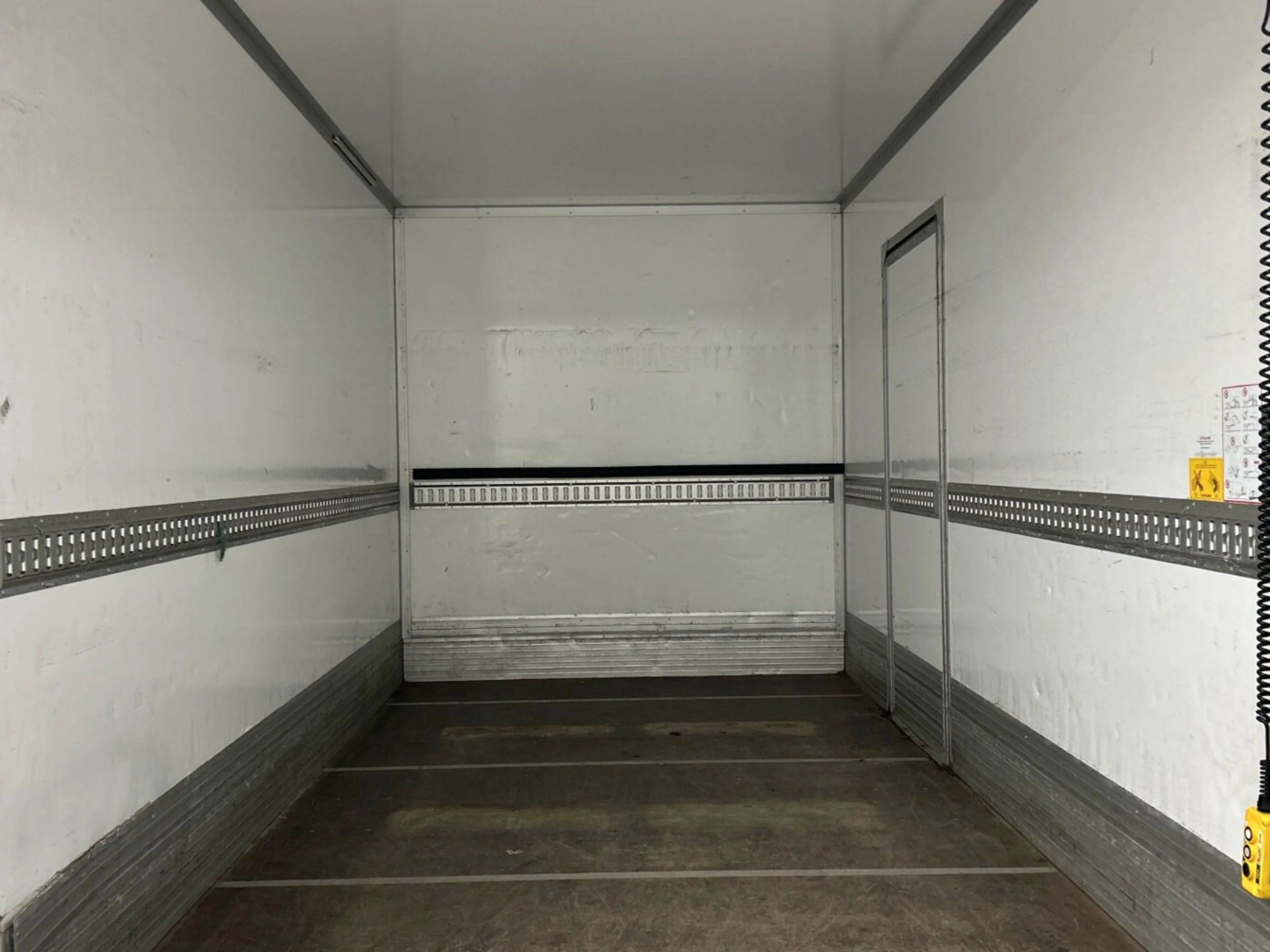 Iveco Daily Carrozado L4 Con Trampilla y Puerta lateral 136CV - Foto 7