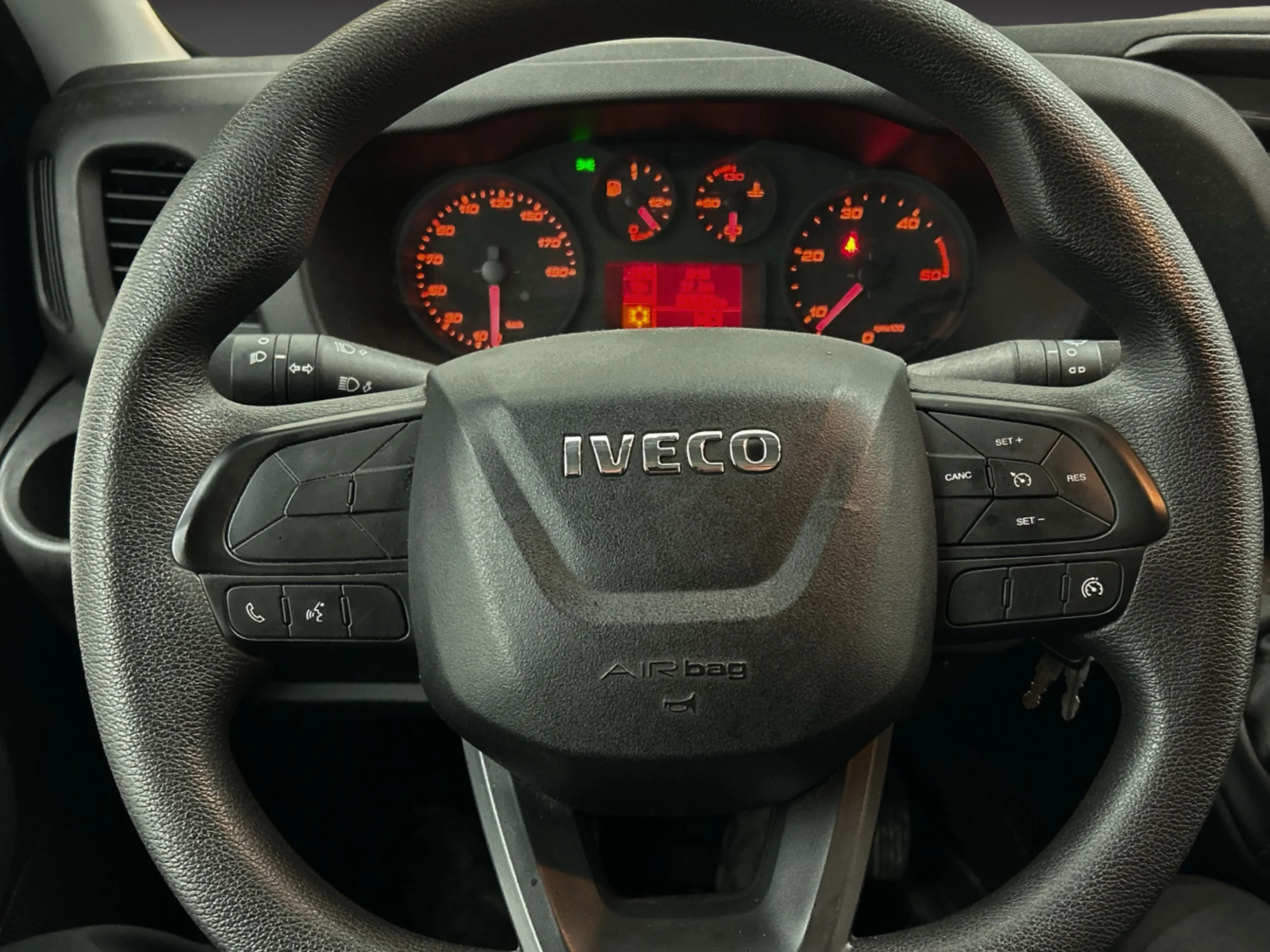 Iveco Daily Carrozado L4 Con Trampilla y Puerta lateral 136CV - Foto 10