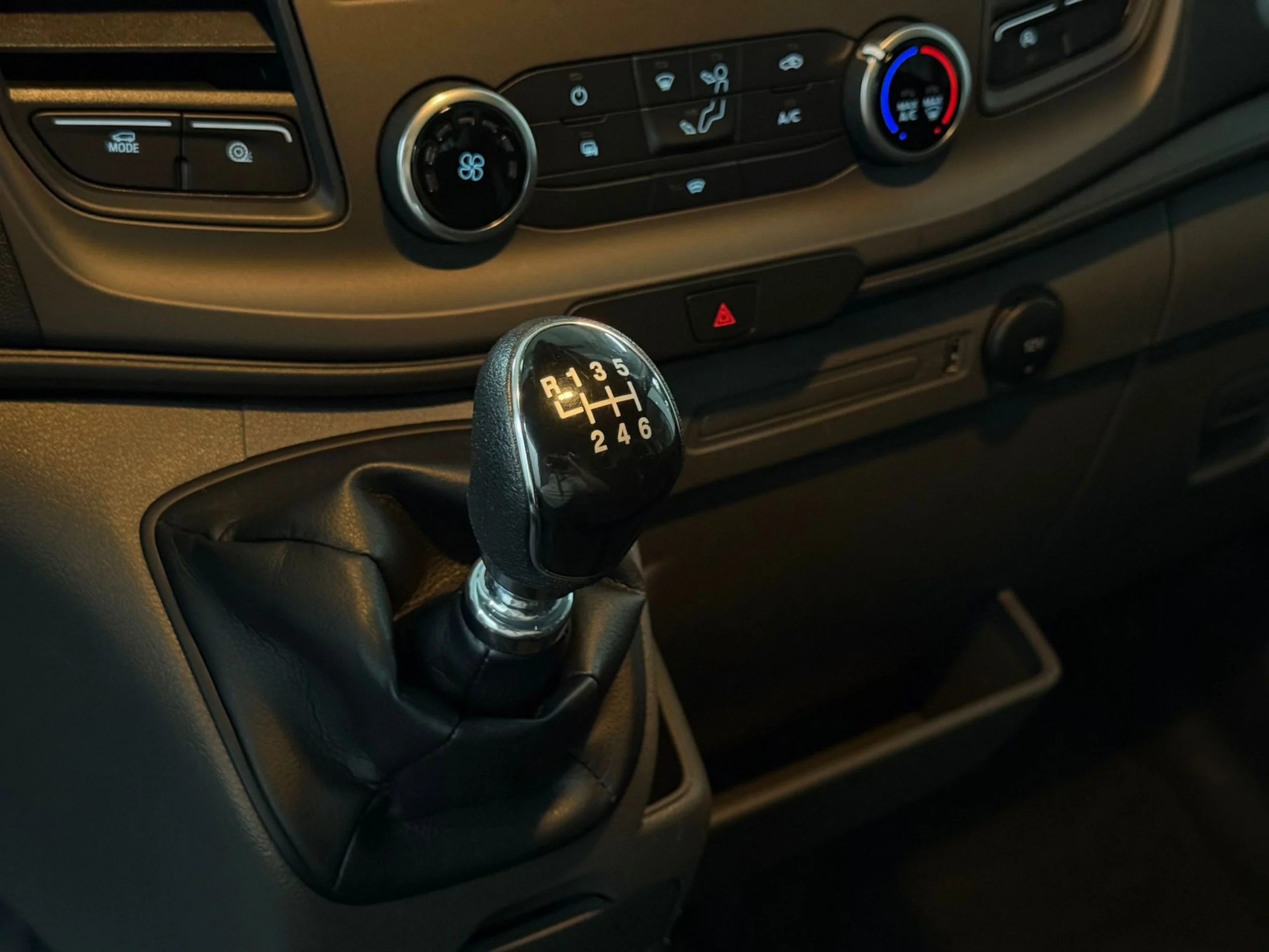Ford Transit Carrozado L4H3 con Trampilla | 3.500kg Carnet B ¡Desde 517 €/mes! - Foto 14