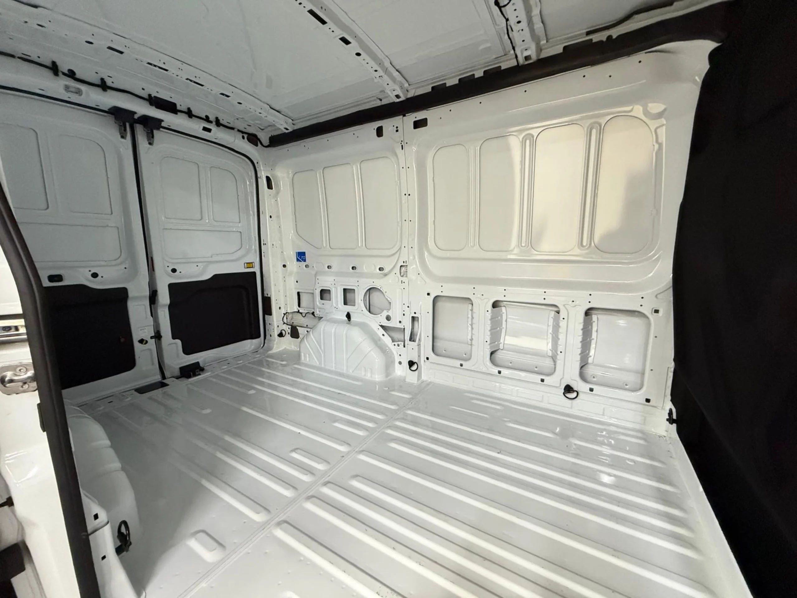 Ford Transit L2H2 130 CV Trend - Foto 10