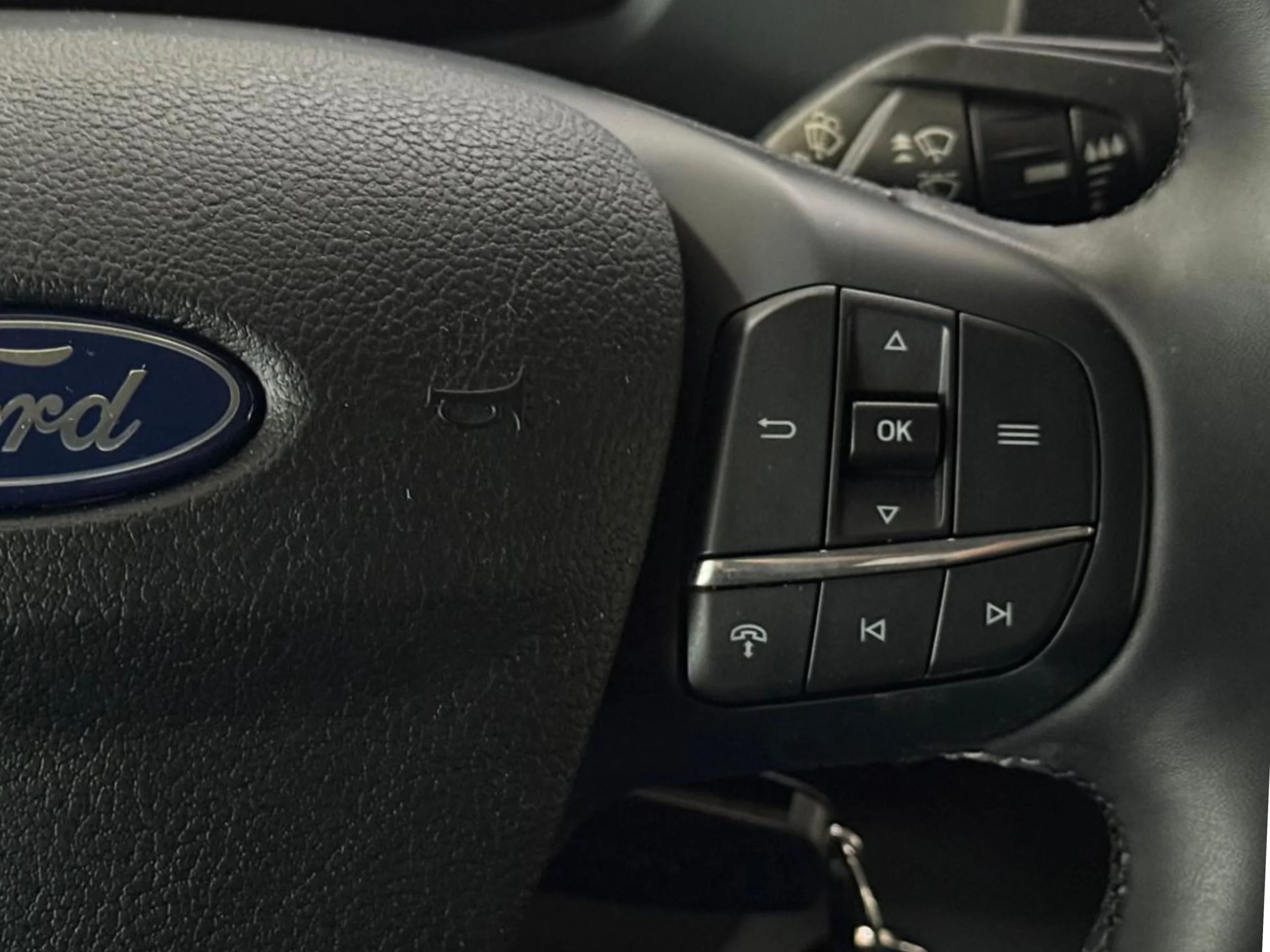 Ford Transit L2H2 130 CV Trend - Foto 17