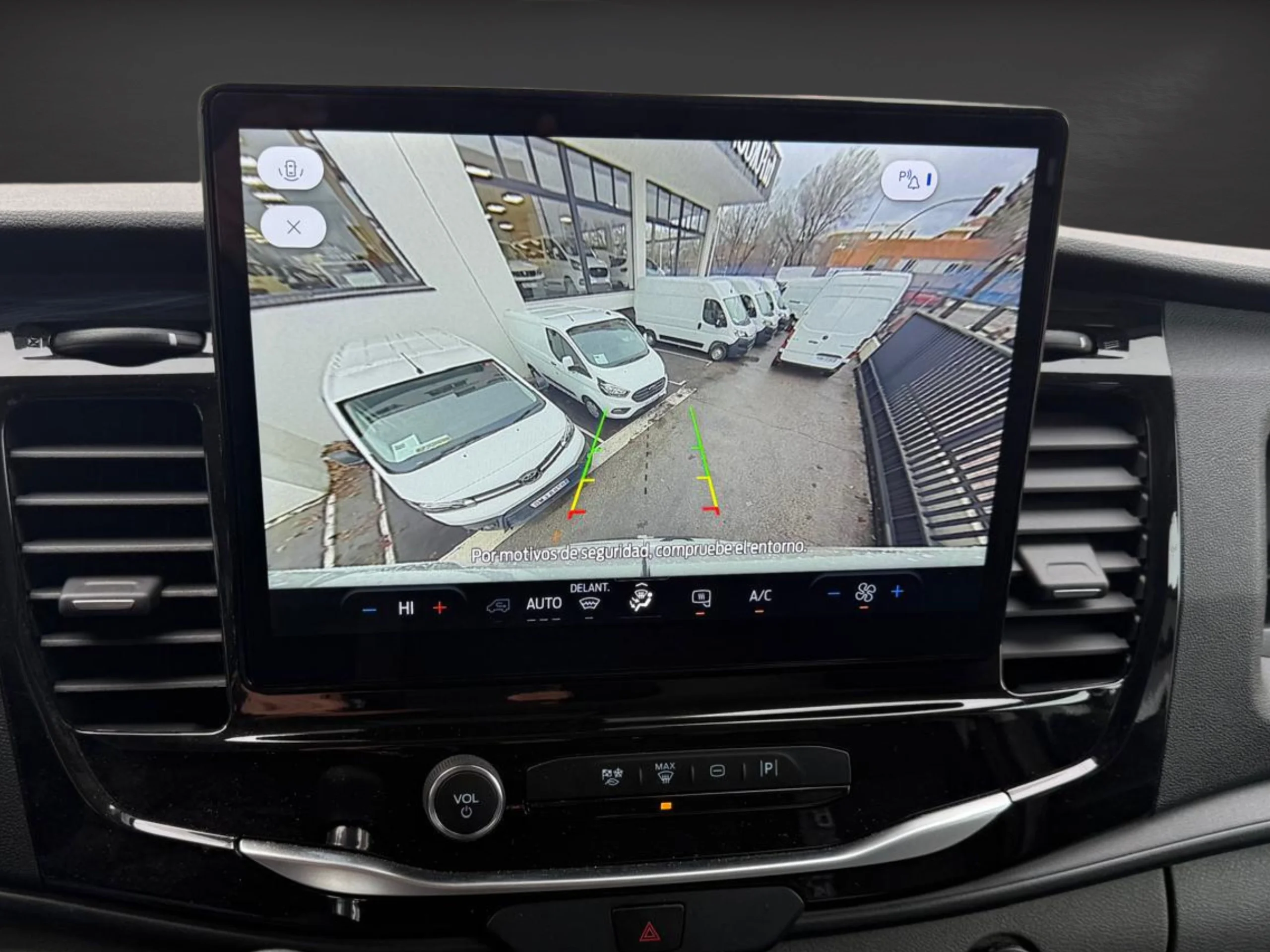 Ford Transit L2H2 130 CV Trend - Foto 20