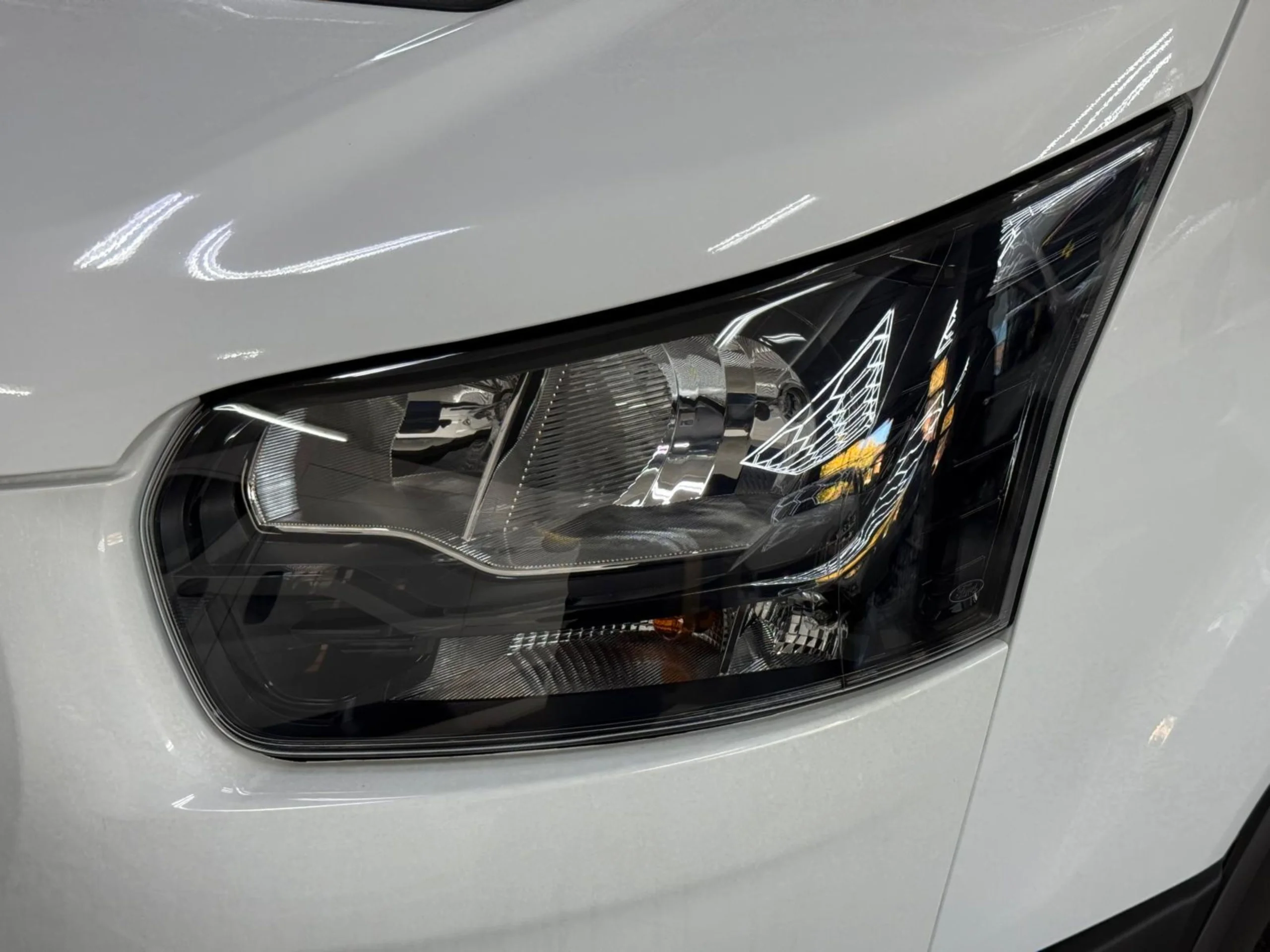 Ford Transit L2H2 130 CV Trend - Foto 29