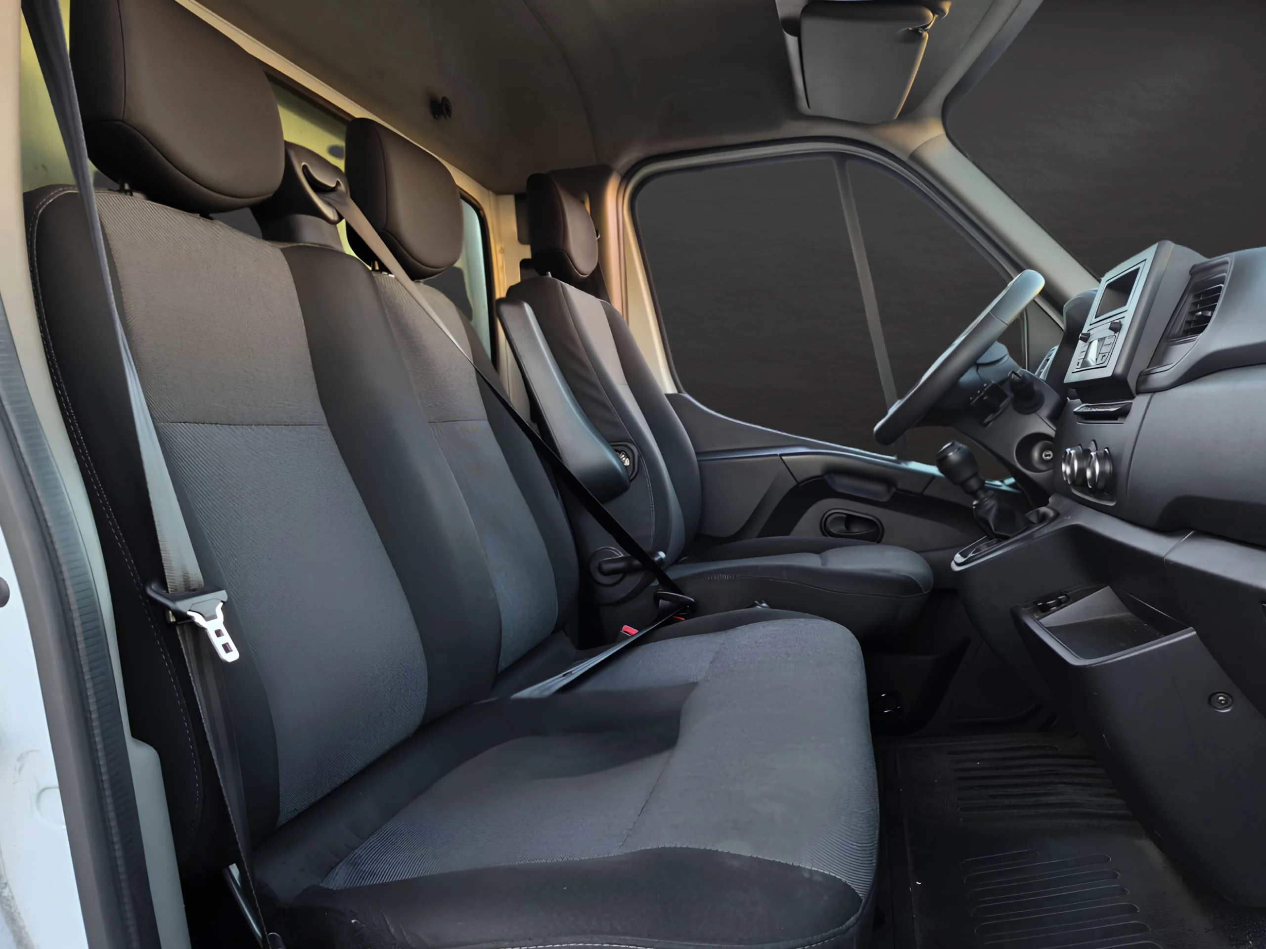 Renault Master L4H3 con Portón trasero y Trampilla (2022) | Desde 500€/mes - Foto 8