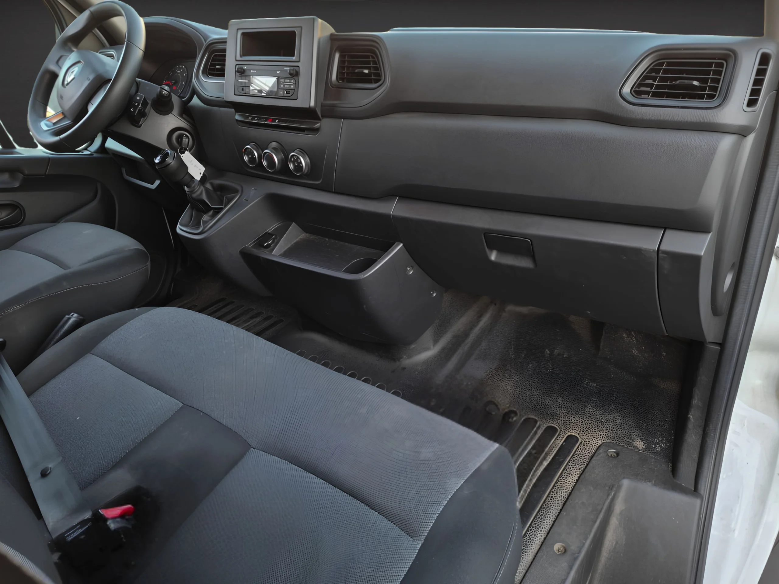 Renault Master L4H3 con Portón trasero y Trampilla (2022) | Desde 500€/mes - Foto 9