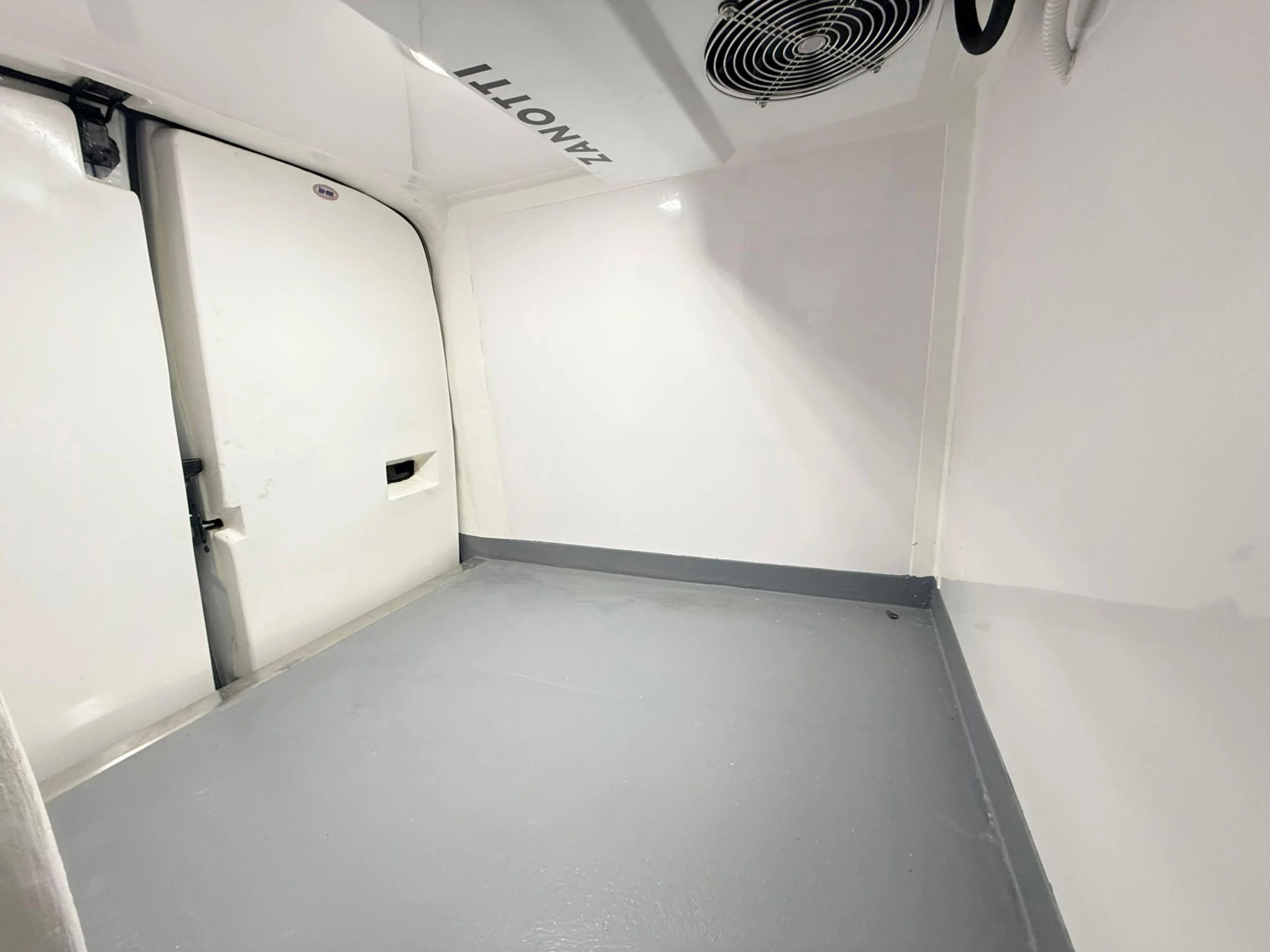 Opel Combo Frigorífica FRCX -20°C – Ocasión con Frío Oculto e Isotermo a Estrenar ¡DESDE 379 € al mes sin entrada! - Foto 9