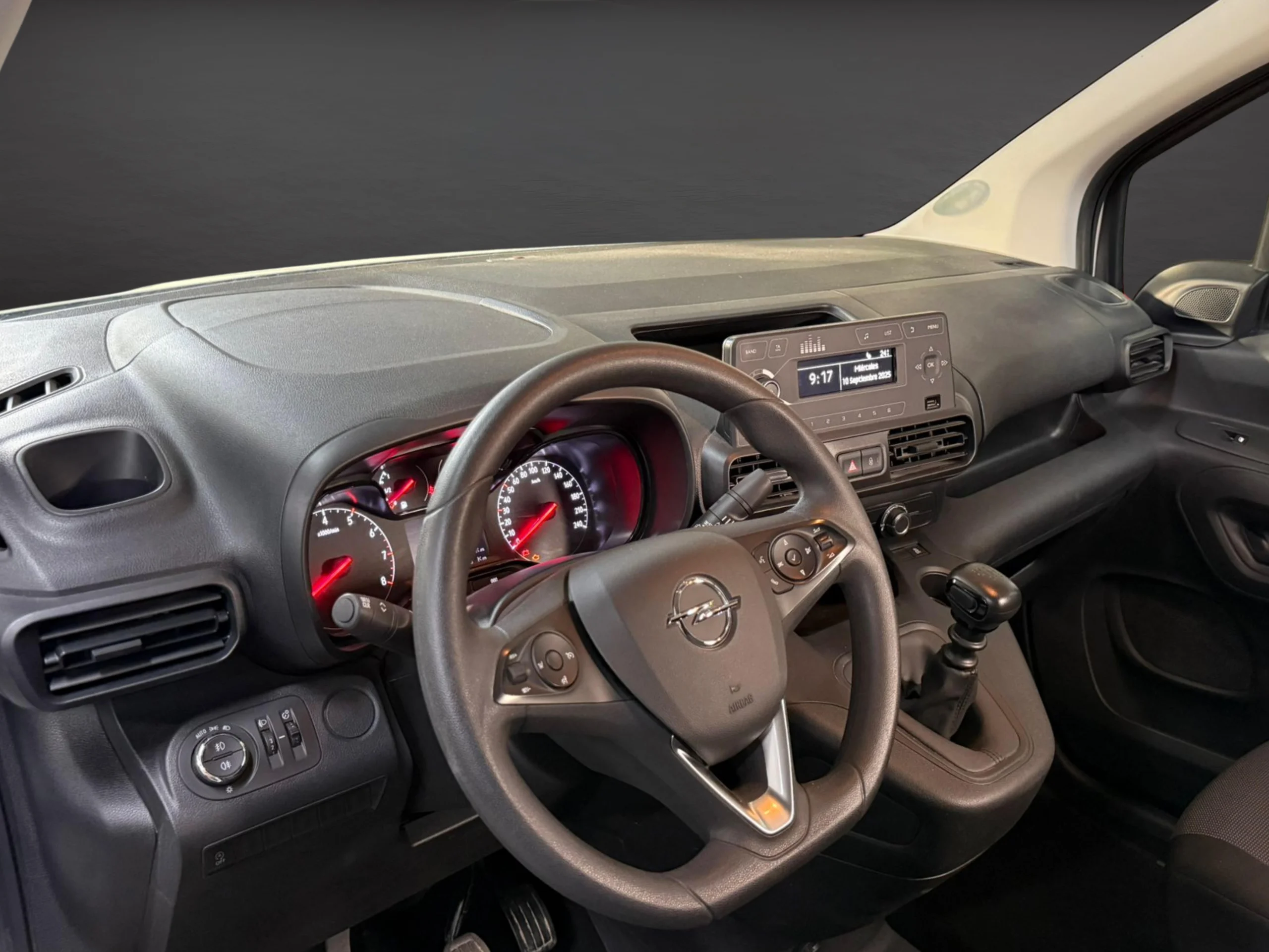Opel Combo Frigorífica FRCX -20°C – Ocasión con Frío Oculto e Isotermo a Estrenar ¡DESDE 379 € al mes sin entrada! - Foto 11