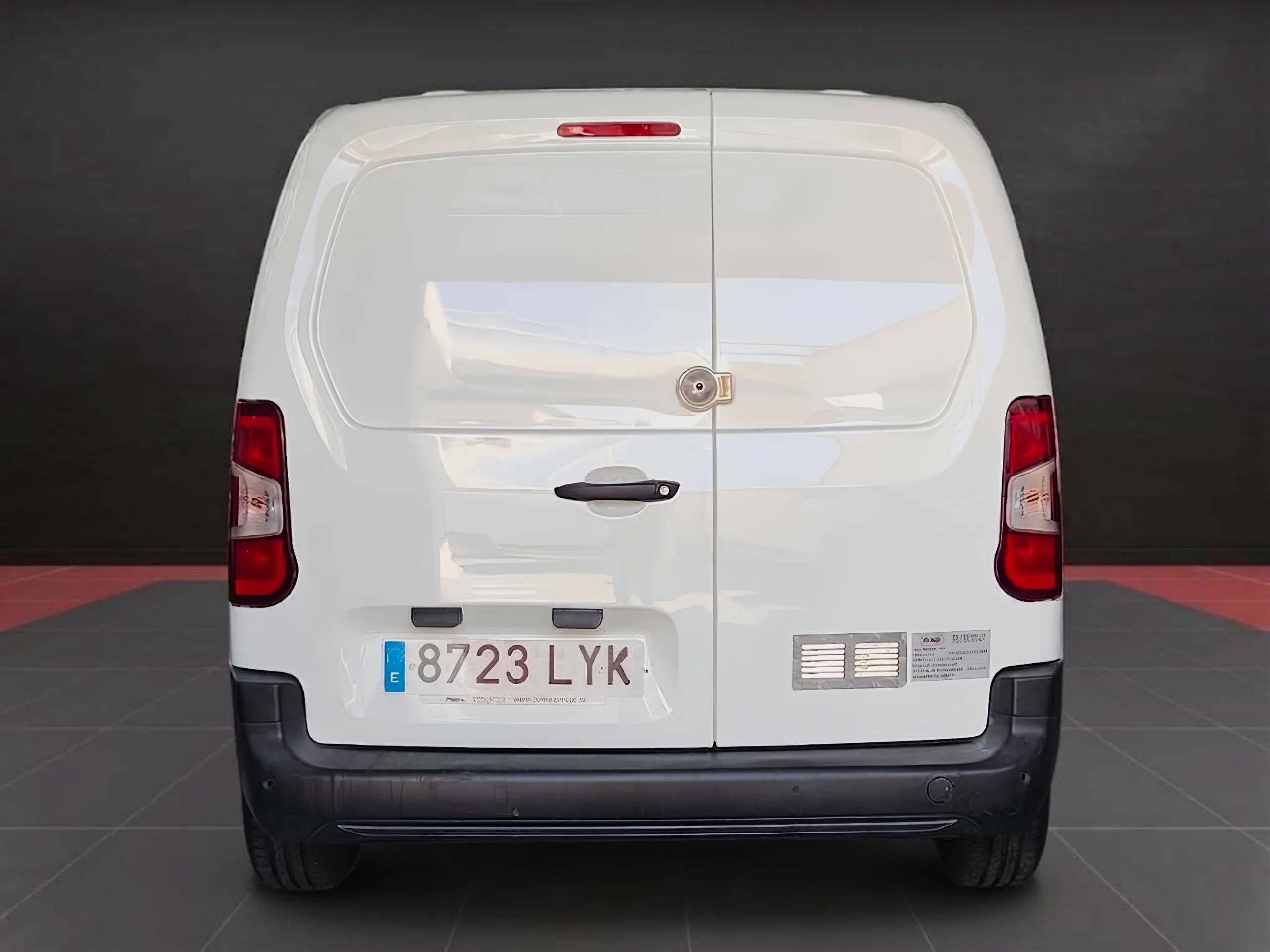 Opel Combo Frigorífica FRCX -20°C – Ocasión con Frío Oculto e Isotermo a Estrenar ¡DESDE 379 € al mes sin entrada! - Foto 6
