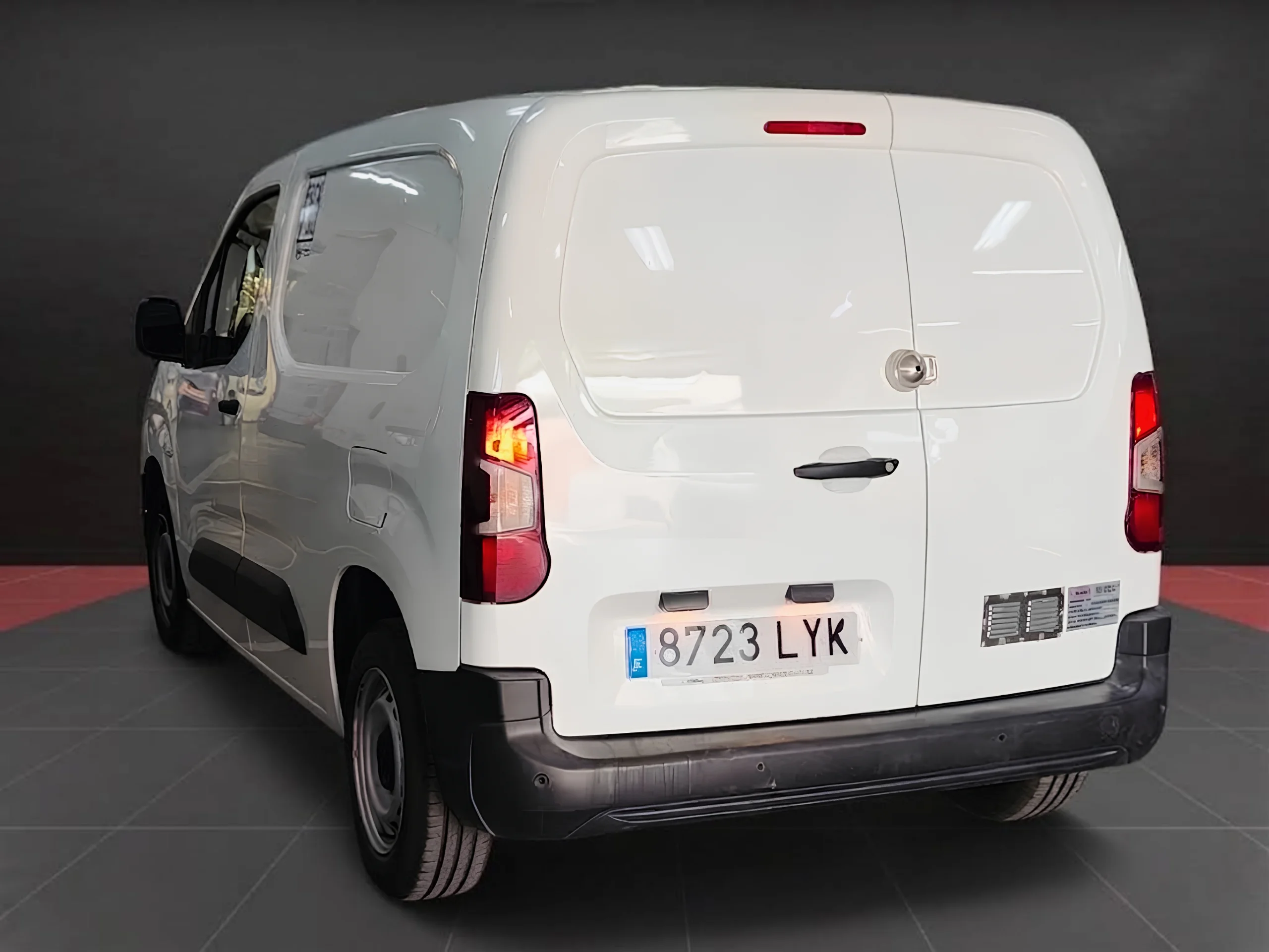 Opel Combo Frigorífica FRCX -20°C – Ocasión con Frío Oculto e Isotermo a Estrenar ¡DESDE 379 € al mes sin entrada! - Foto 7