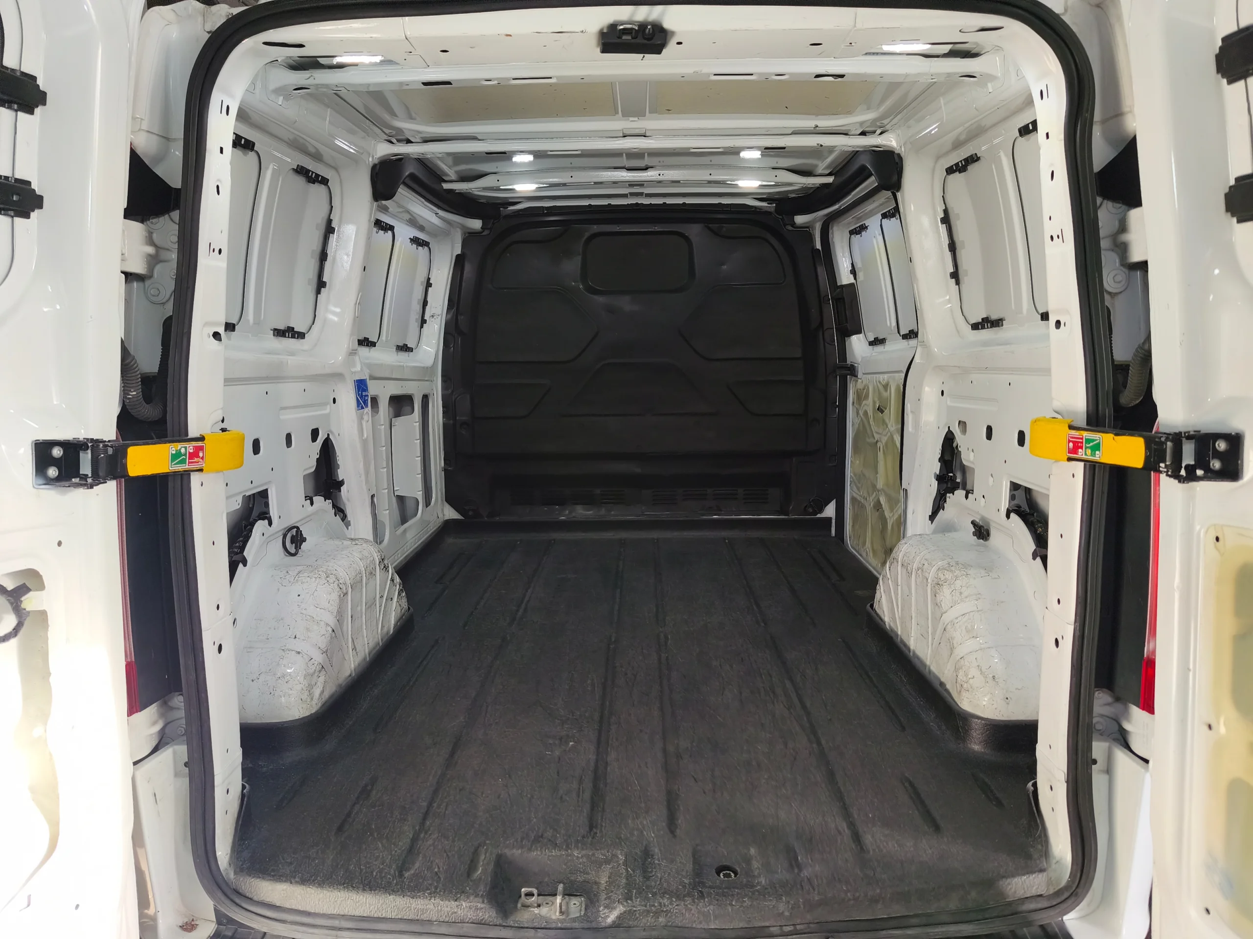 Ford Transit Custom L1H1 Automática | Etiqueta CERO | Gasolina PHEV Autonomía extendida  - Foto 9