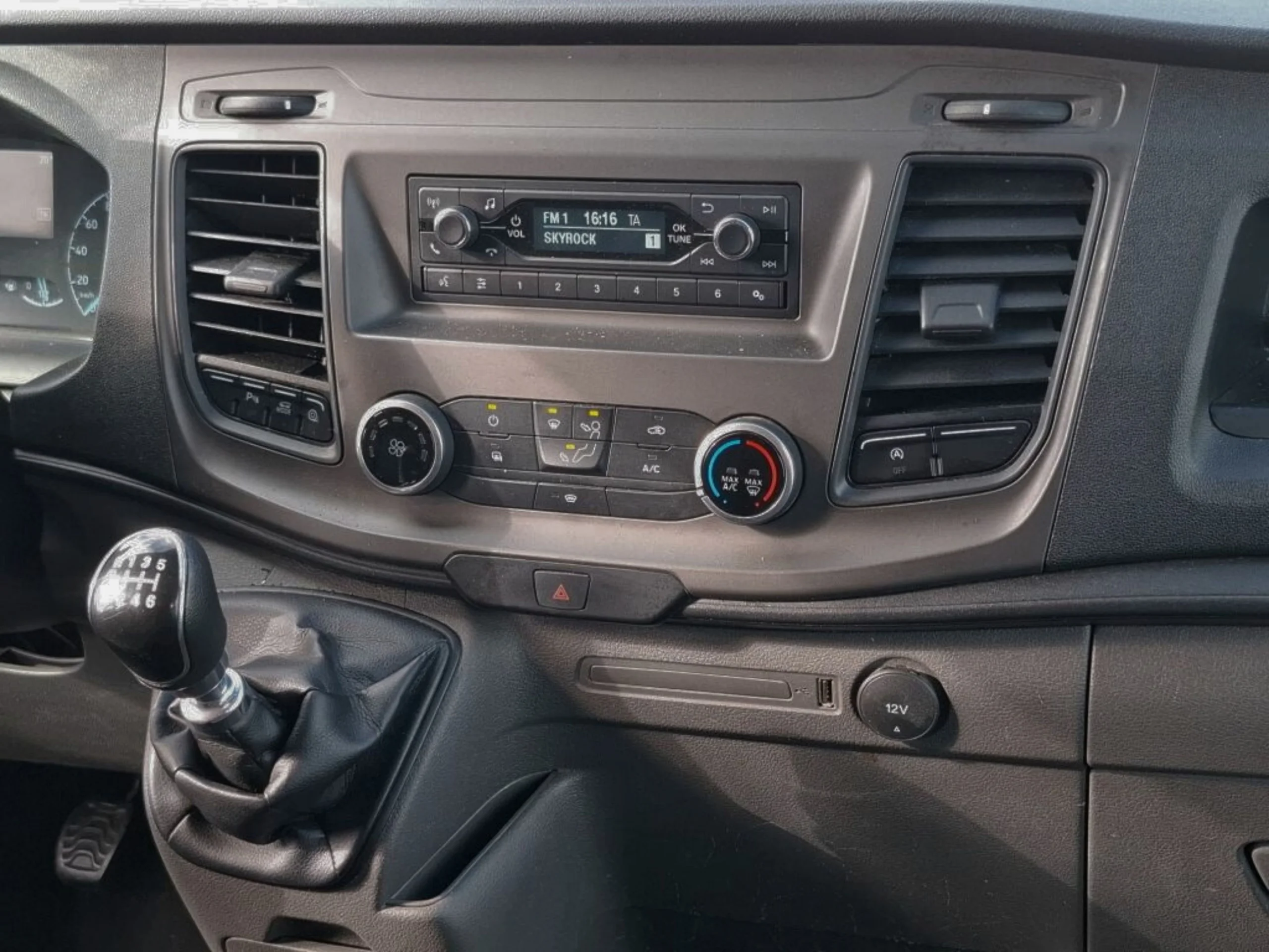 Ford Transit L4H3 Mixta 6 Plazas + Carga 170CV - Foto 10