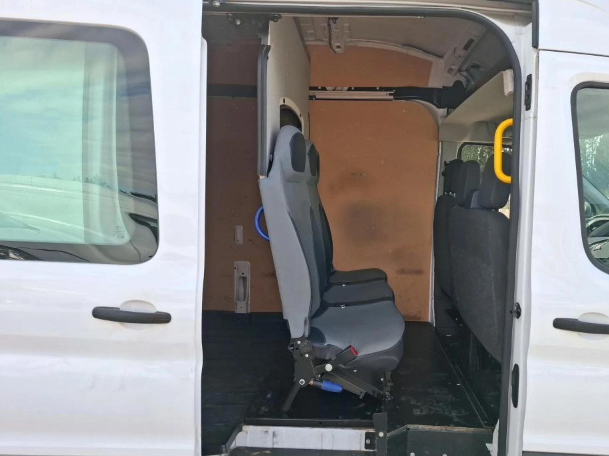 Ford Transit L4H3 Mixta 6 Plazas + Carga 170CV - Foto 8