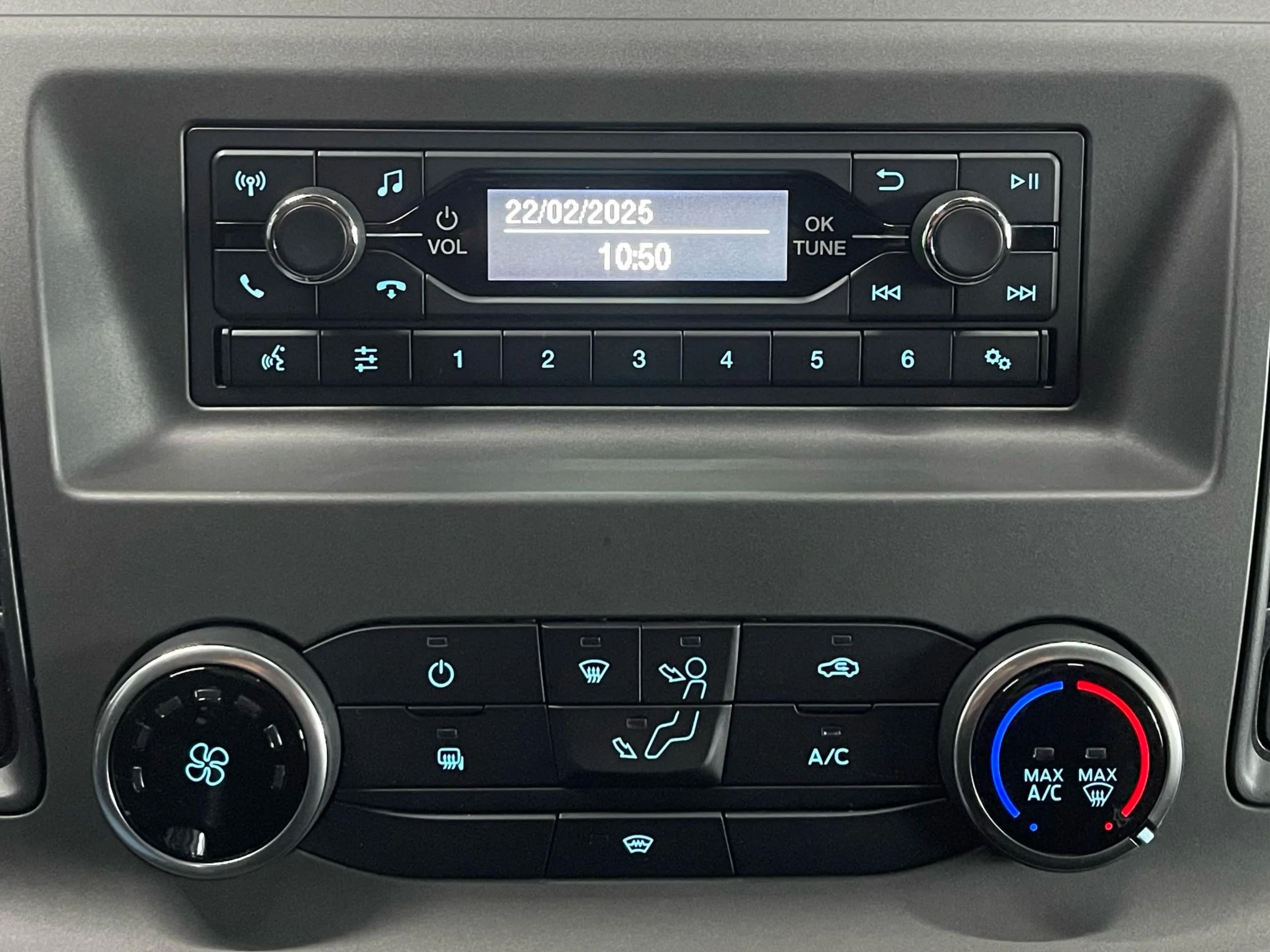 Ford Transit Carrozado Con Trampilla L4 131 CV TREND - Foto 15