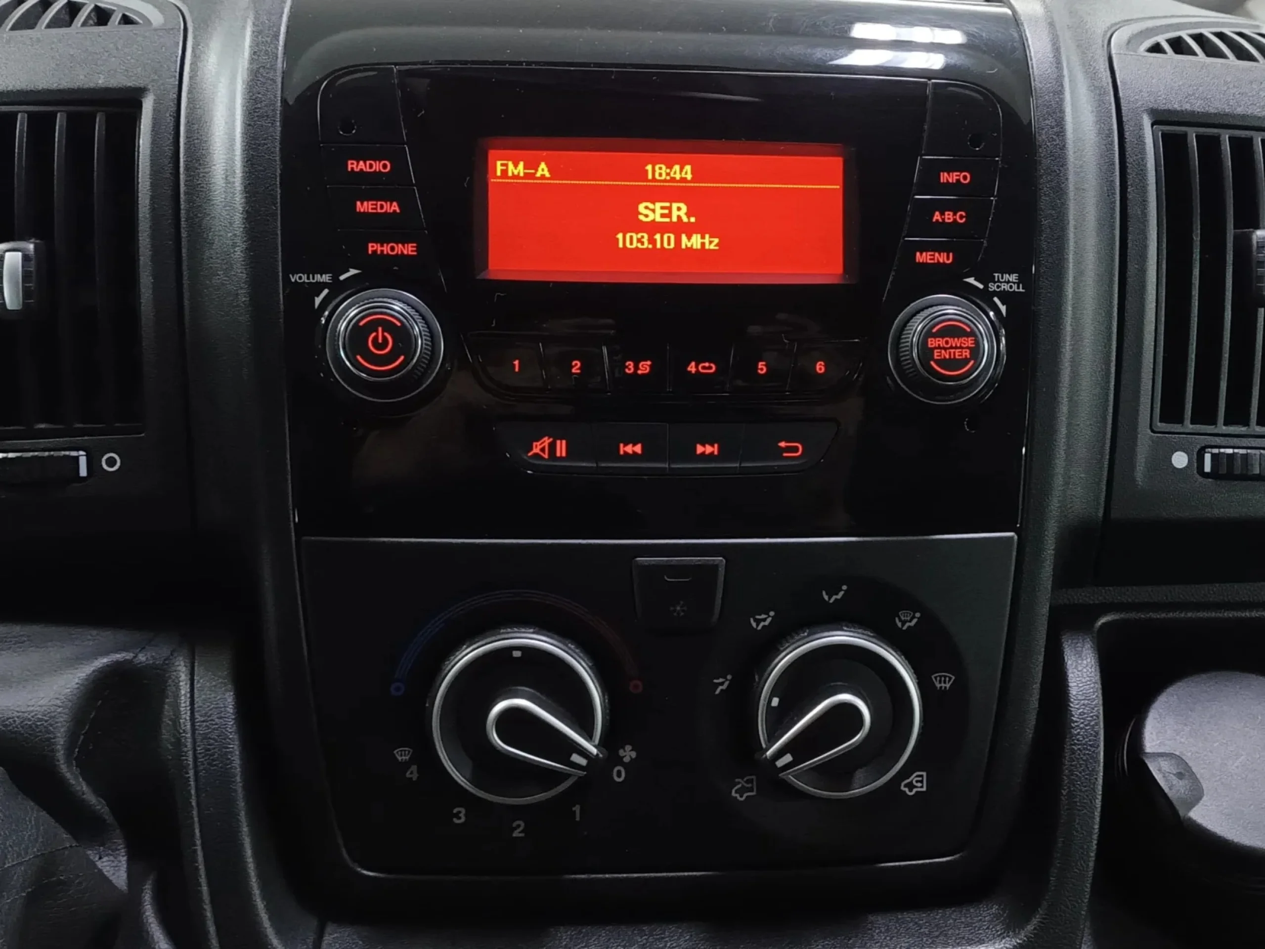 Citroen Jumper  L2H2 130CV ADAPTADA MOVILIDAD REDUCIDA PMR - Foto 18