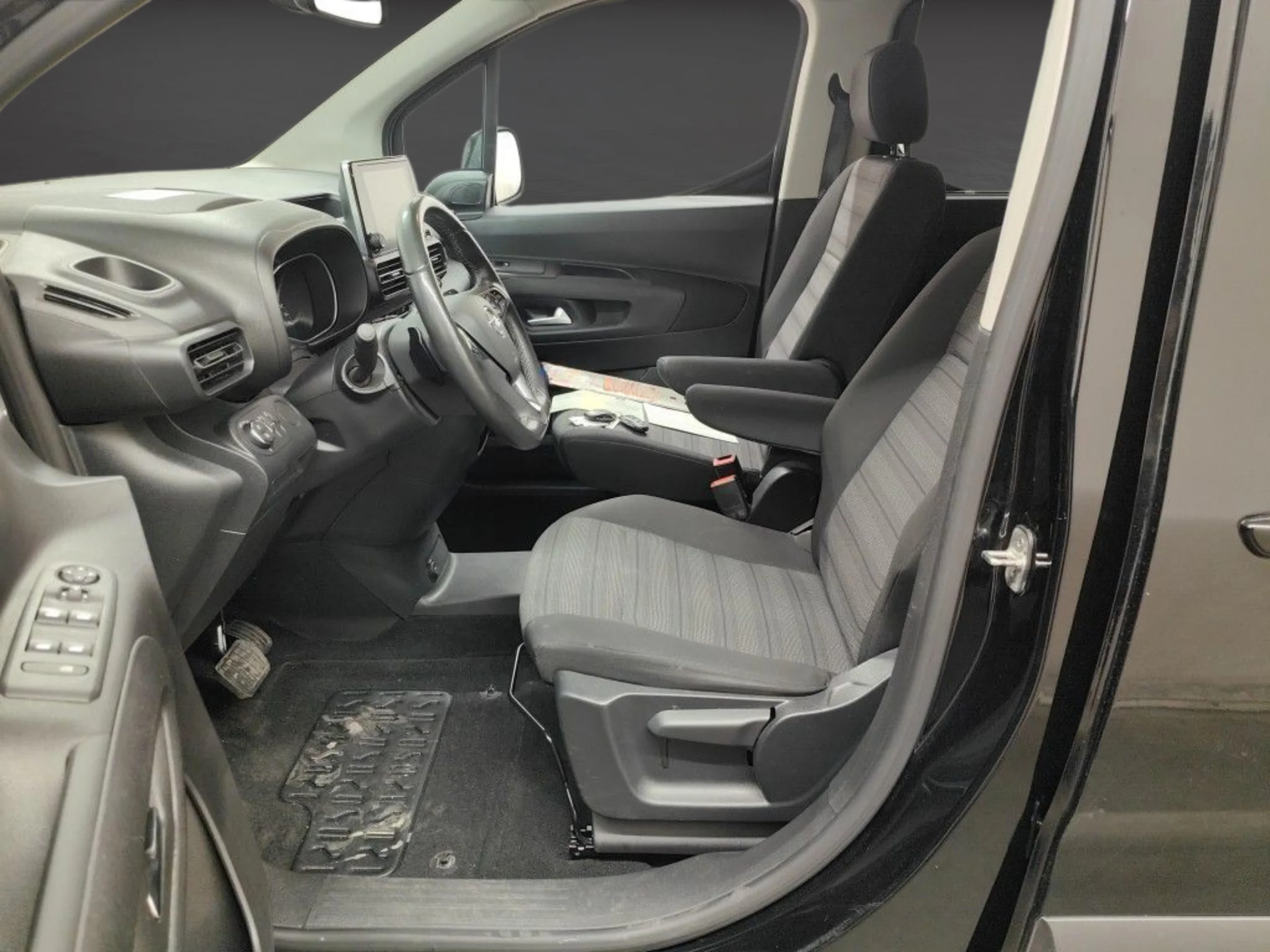 Opel Combo Life Combi Elegance 130CV Automática (2023) – 5 Plazas Doble Puerta Lateral - Foto 12
