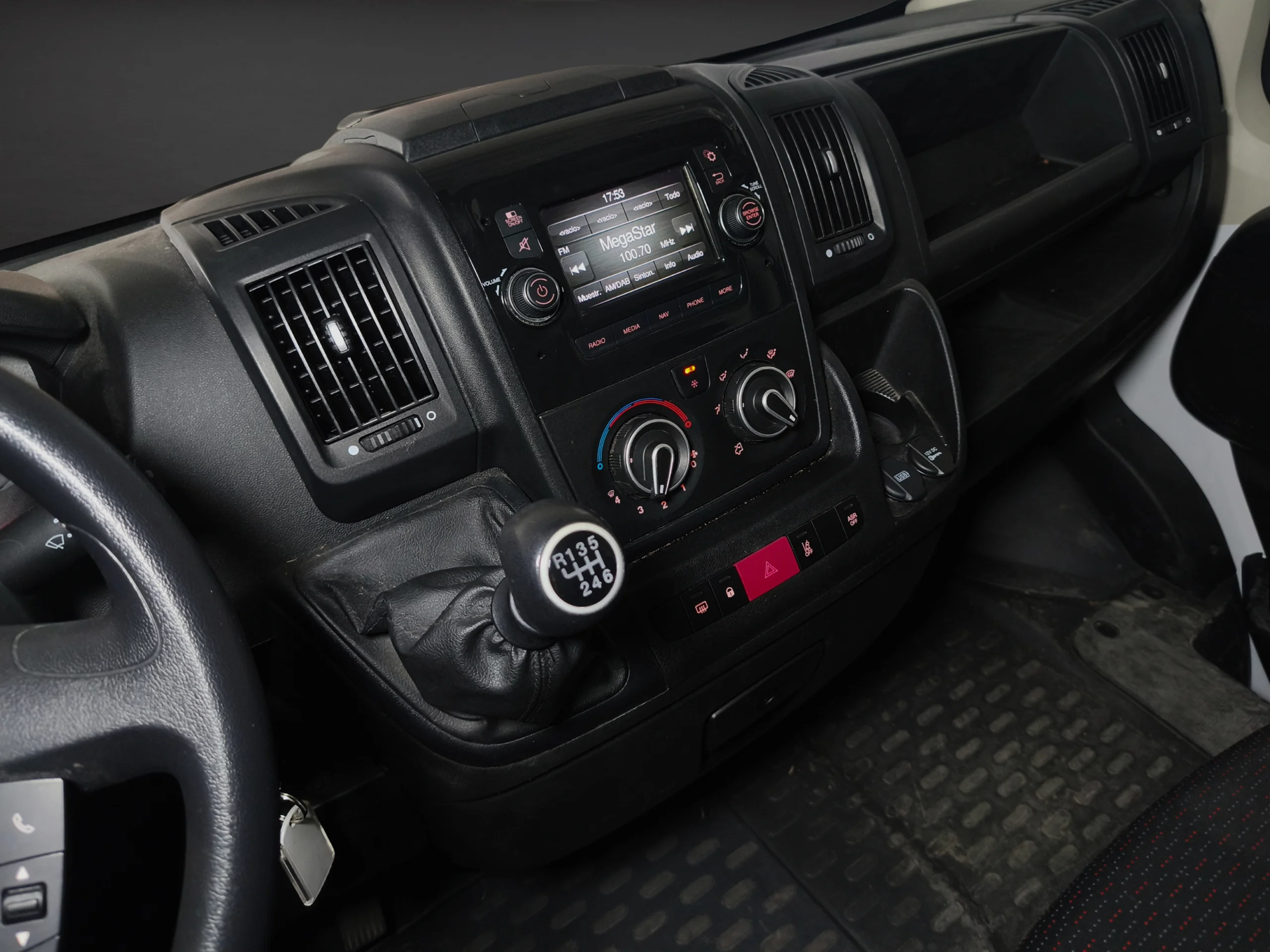 Peugeot Boxer L2H2 BlueHDi | Capacidad y Potencia | DESDE 342 €/mes - Foto 19