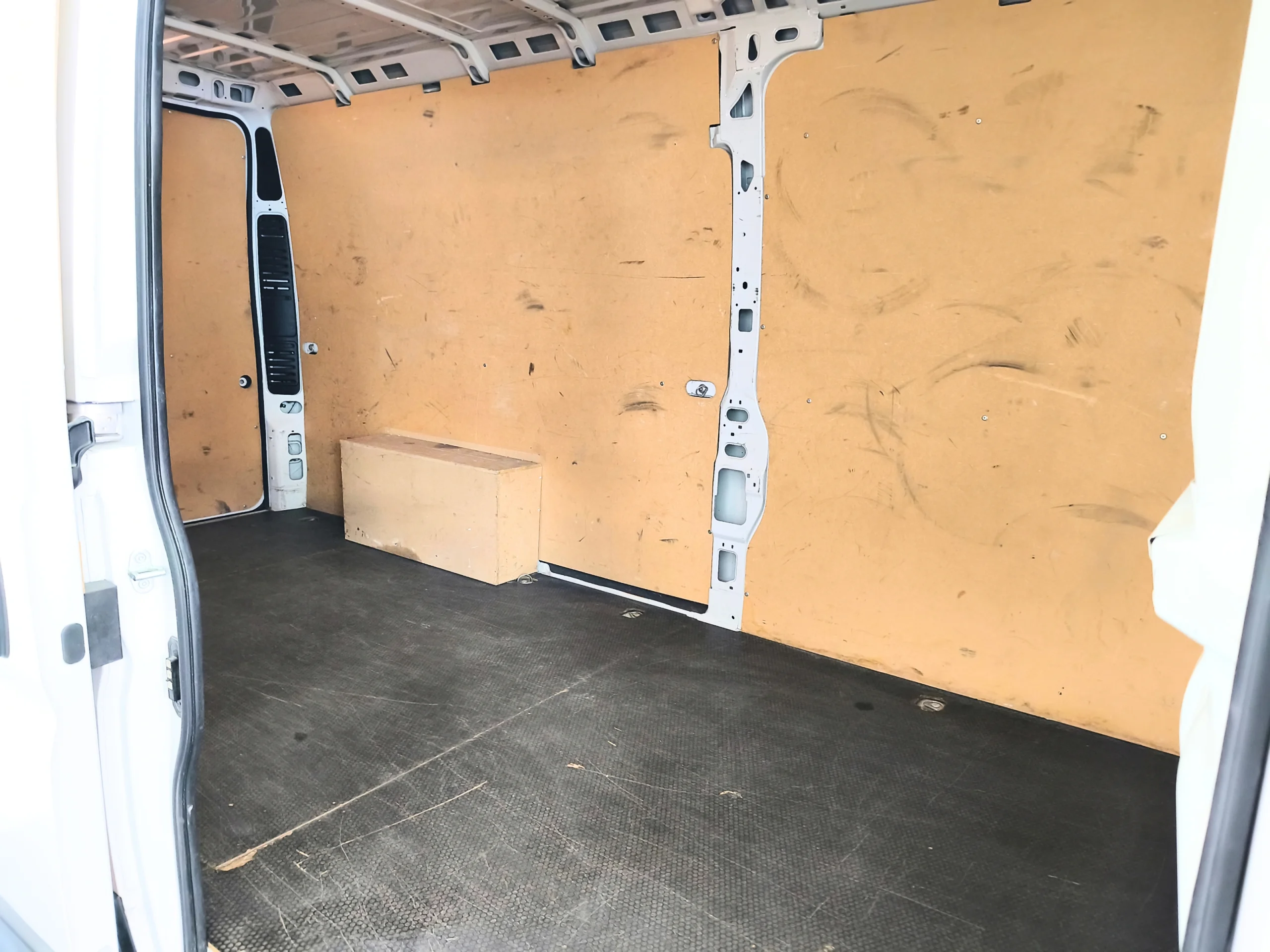 Peugeot Boxer L4H2 Asphalt 140CV  – Vehículo Industrial de Ocasión ¡Desde 395 €/mes! - Foto 10