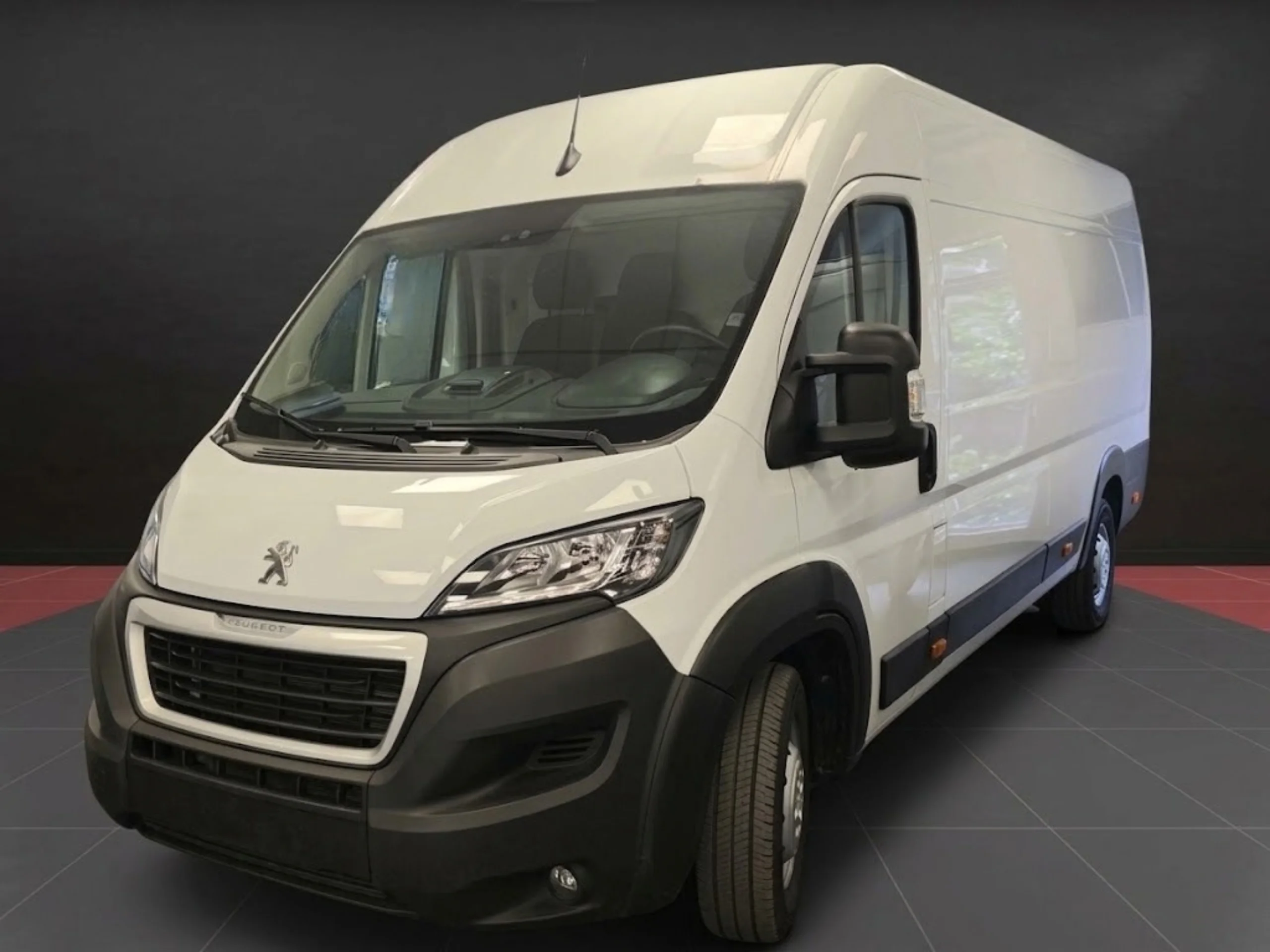 Peugeot Boxer L4H2 Asphalt 140CV  – Vehículo Industrial de Ocasión ¡Desde 395 €/mes! - Foto 1
