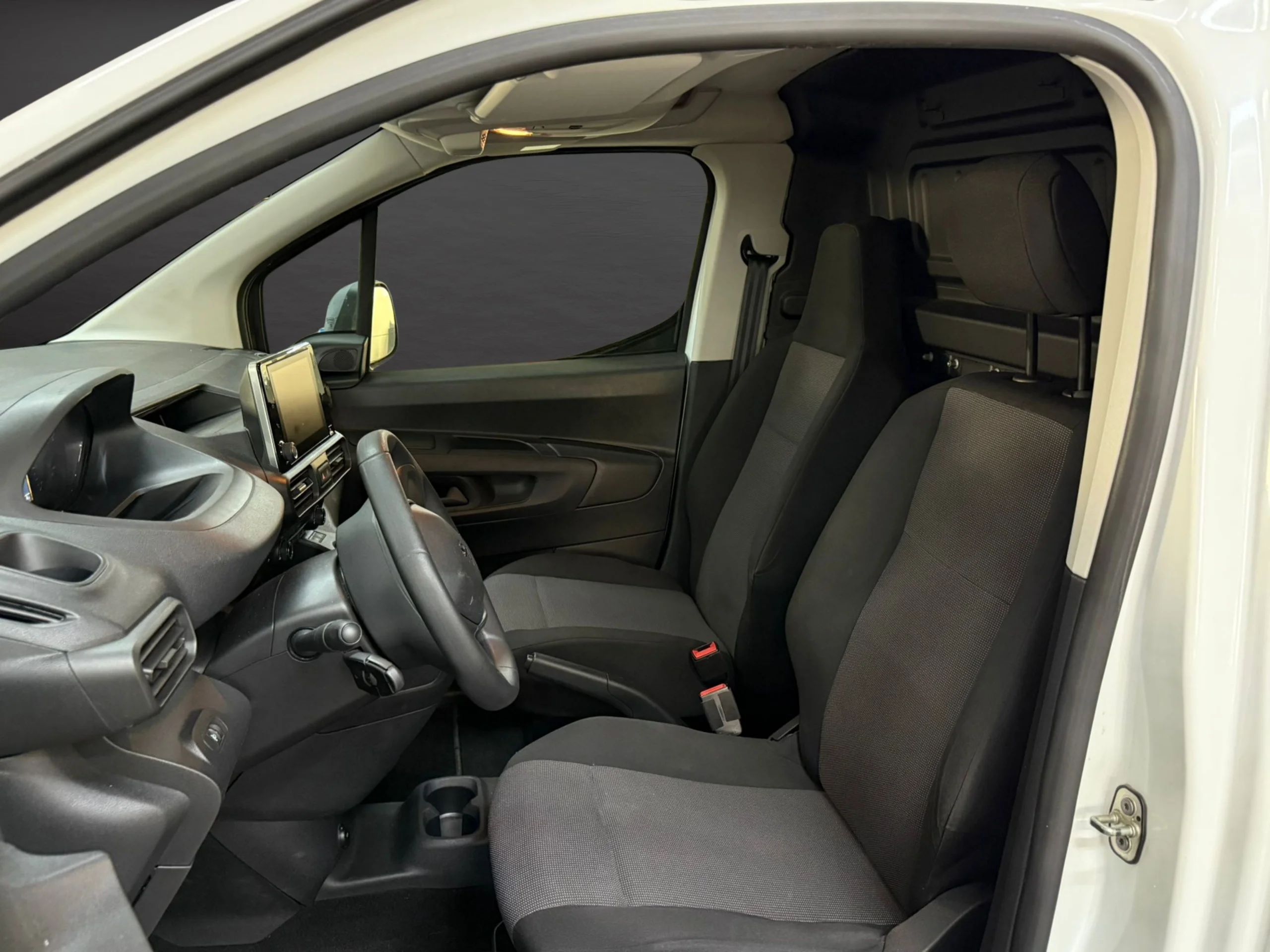 Peugeot Partner Pro standard 102CV - Foto 11