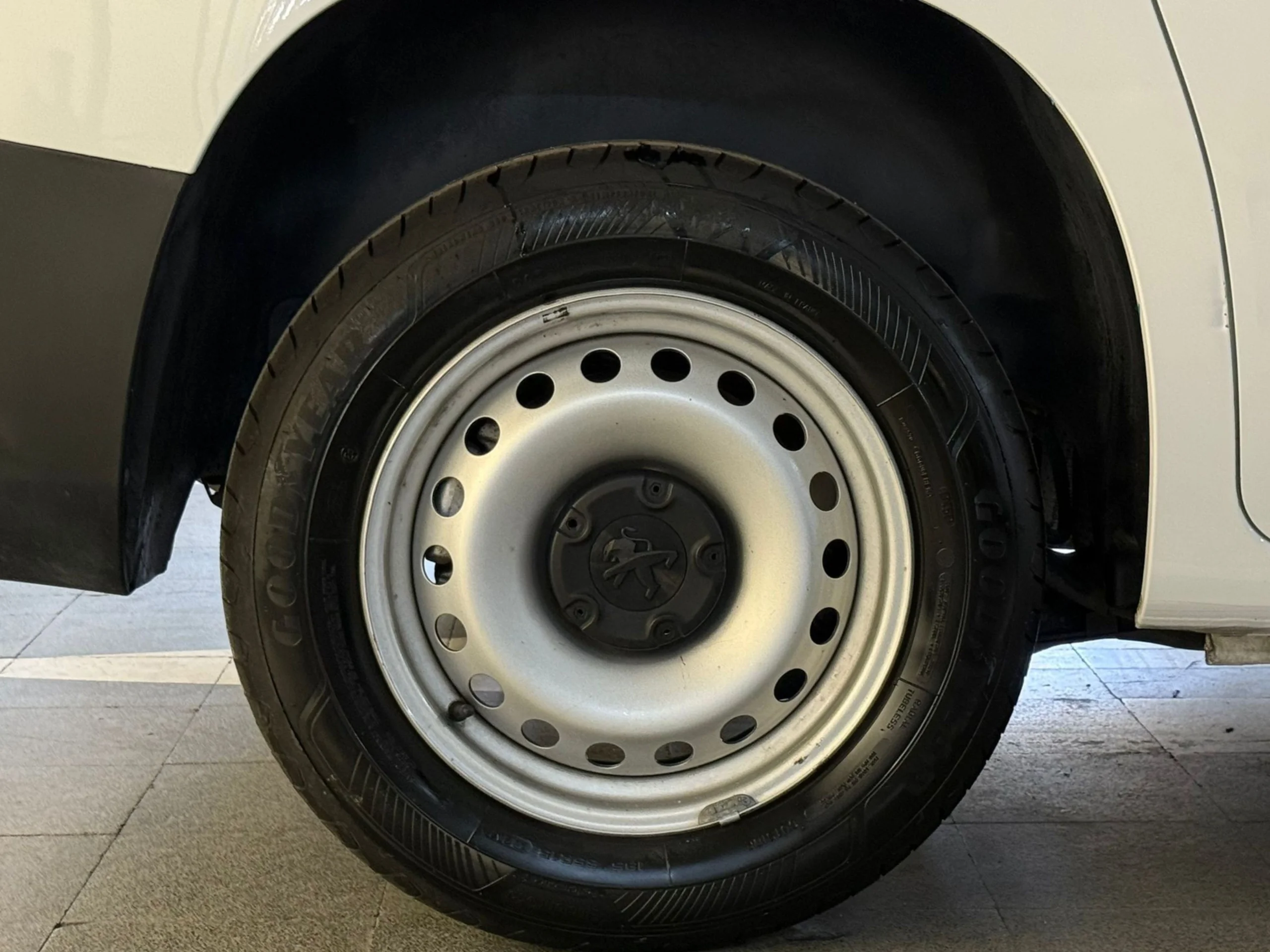 Peugeot Partner Pro standard 102CV - Foto 14