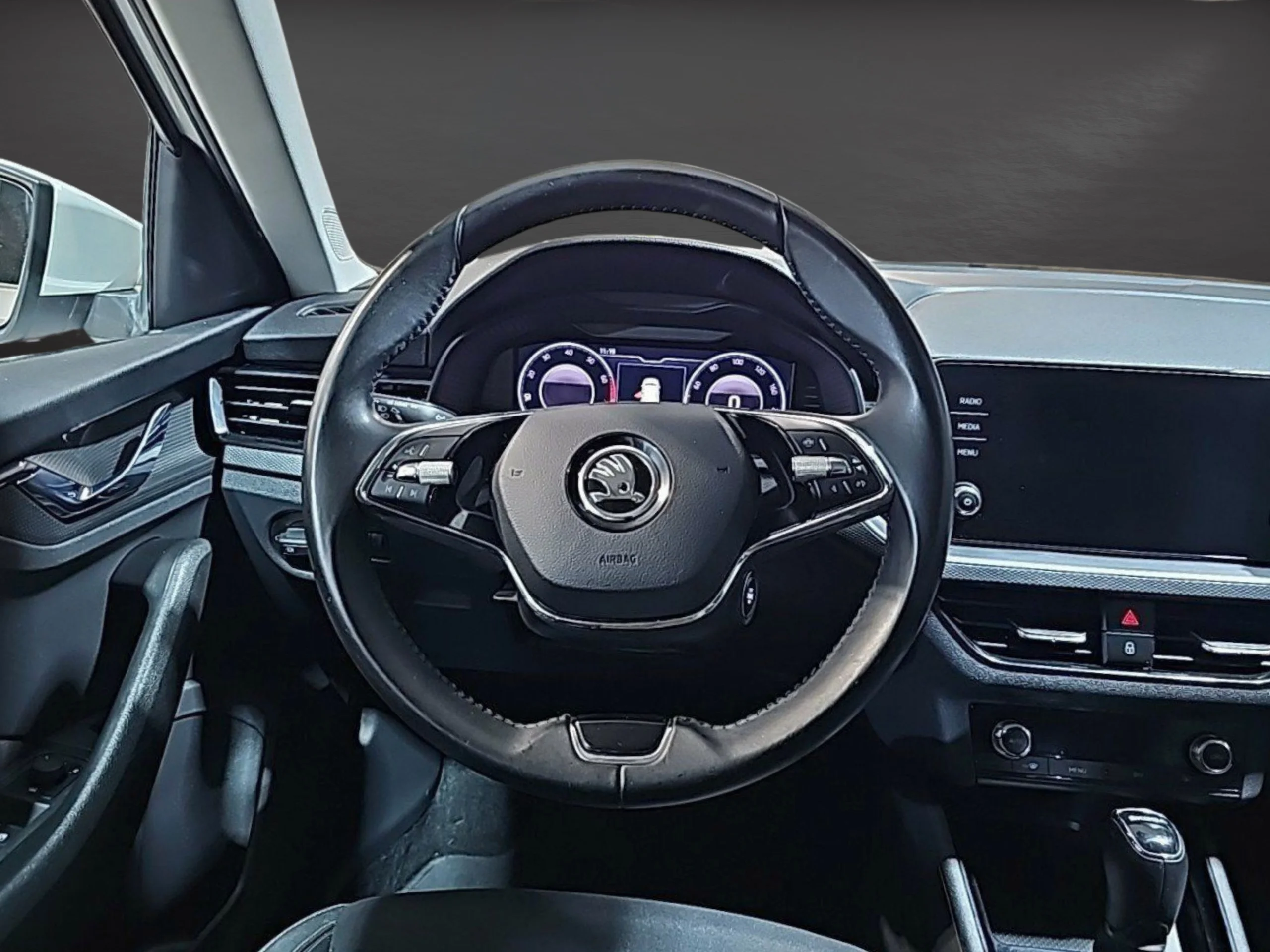 Skoda Kamiq 1.0 TSI 81kW (110CV) DSG Ambition - Foto 10