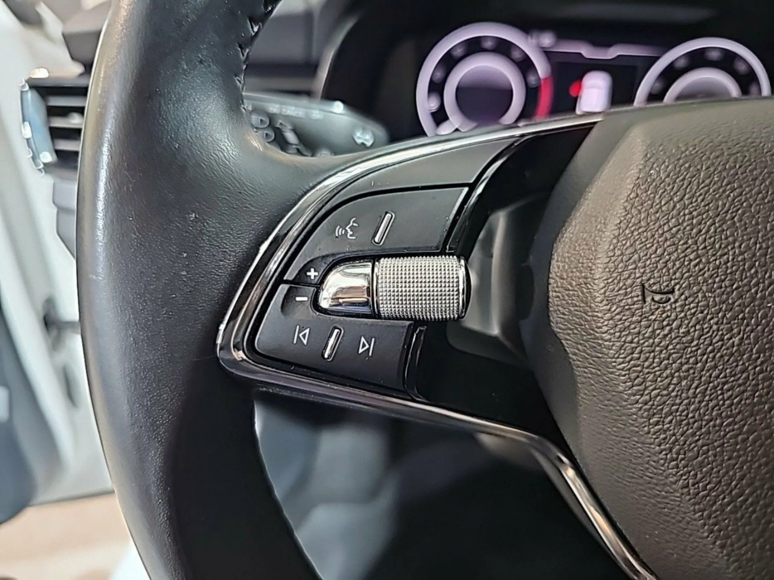 Skoda Kamiq 1.0 TSI 81kW (110CV) DSG Ambition - Foto 16