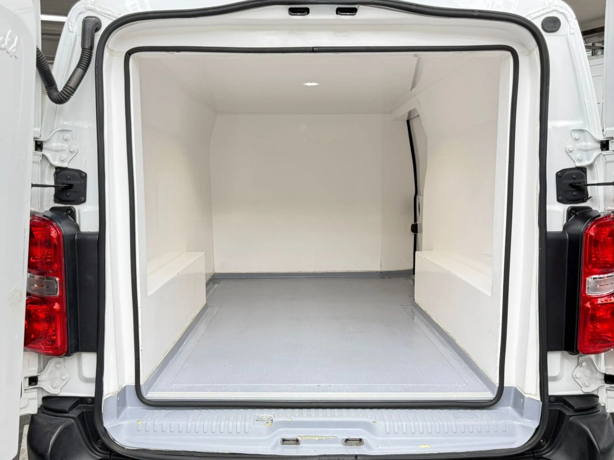 Toyota Proace L2H1 2.0D 120 CV  Isotermo - Foto 8