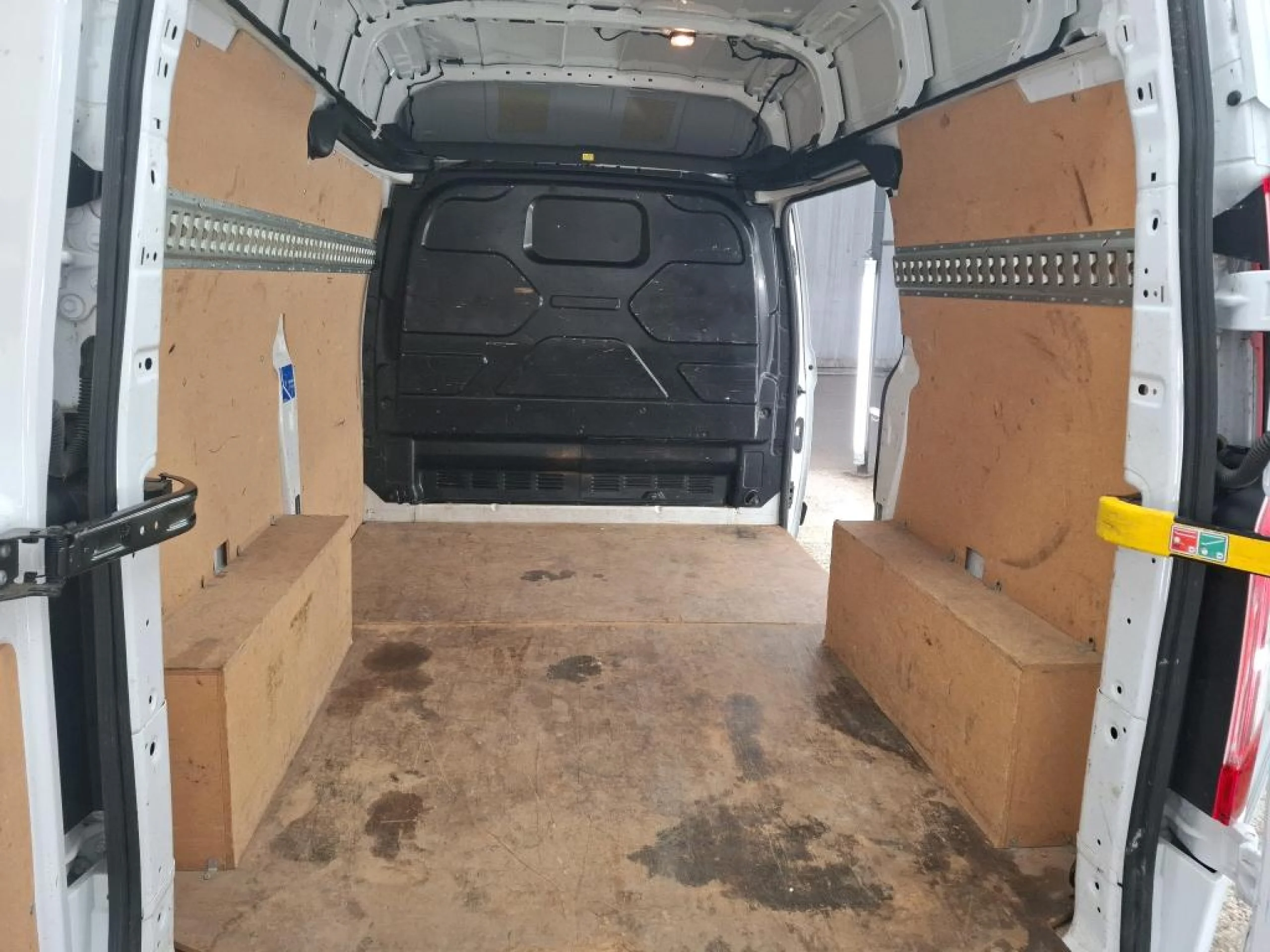 Ford Transit Custom L1H2 TREND BUSINESS - Foto 6