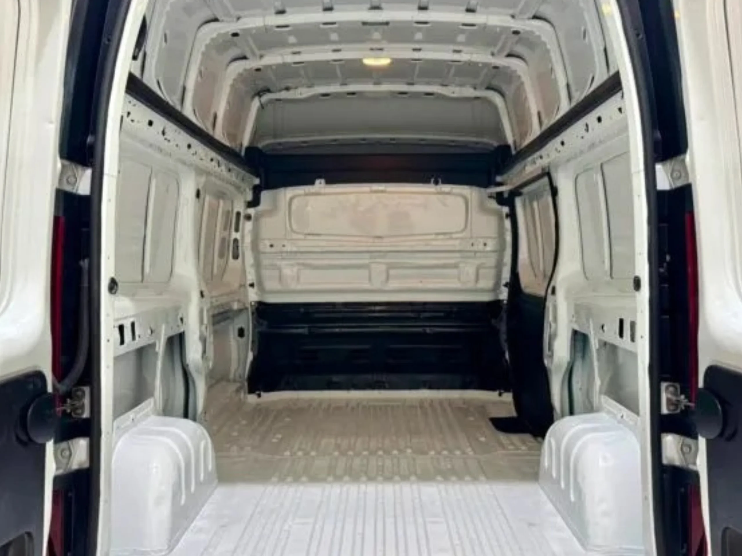 Renault Trafic  L2H2 150CV con Baca y Escalera | Desde 360€/mes - Foto 6