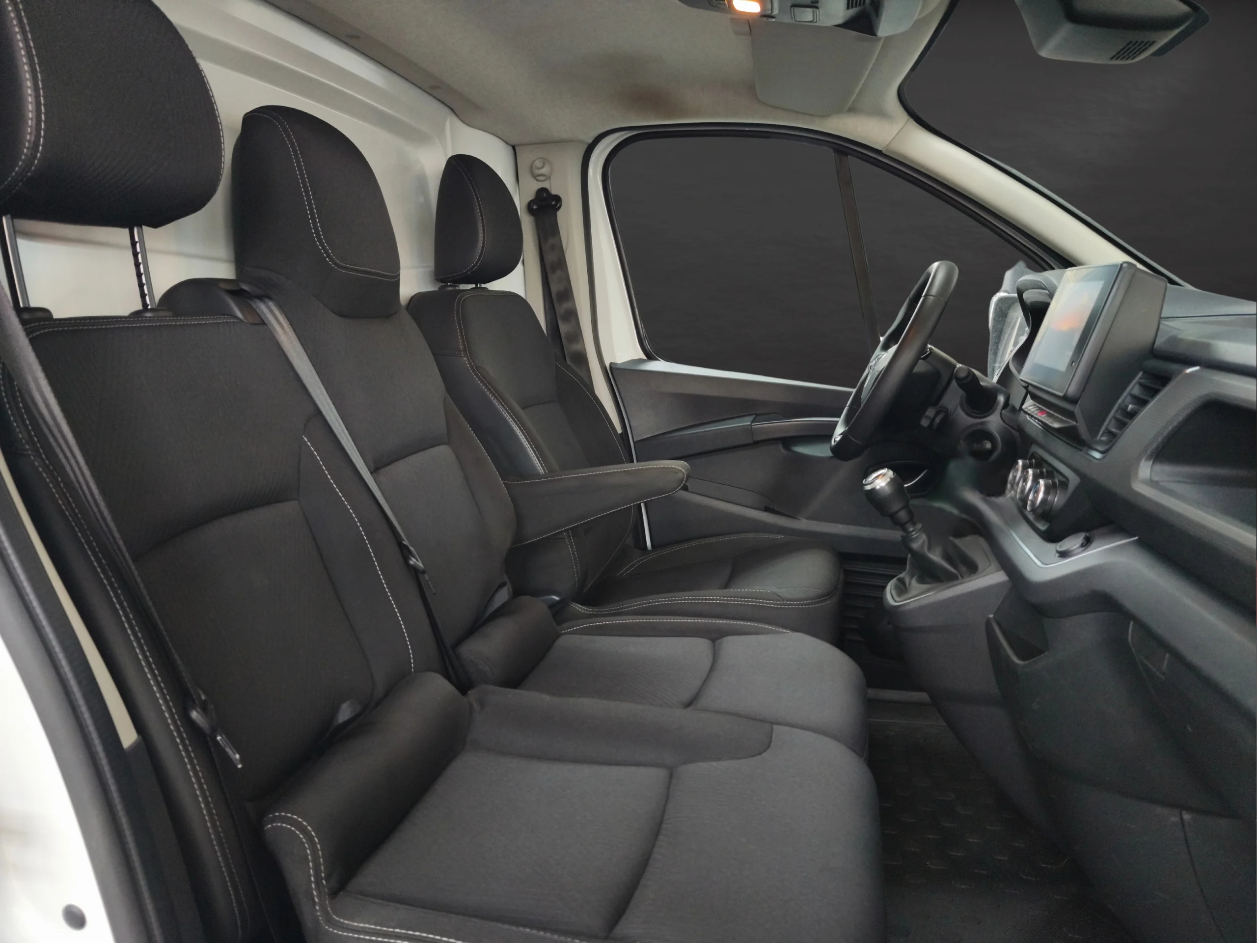 Renault Trafic  L2H2 150CV con Baca y Escalera | Desde 360€/mes - Foto 10