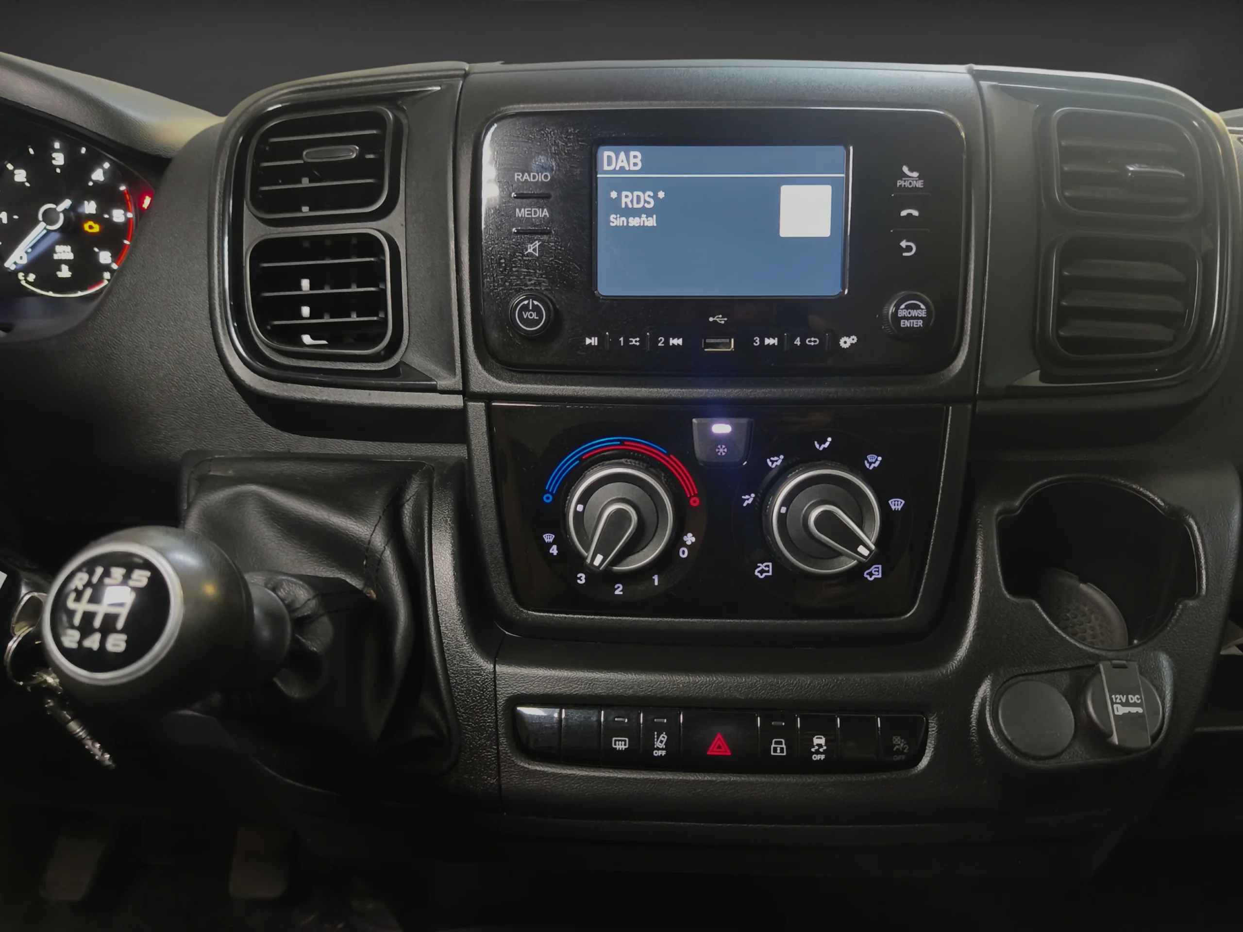 Peugeot Boxer Furgón L2H2 (2024) | Reestreno | Eficiencia y Espacio | Desde 411 € al mes - Foto 26