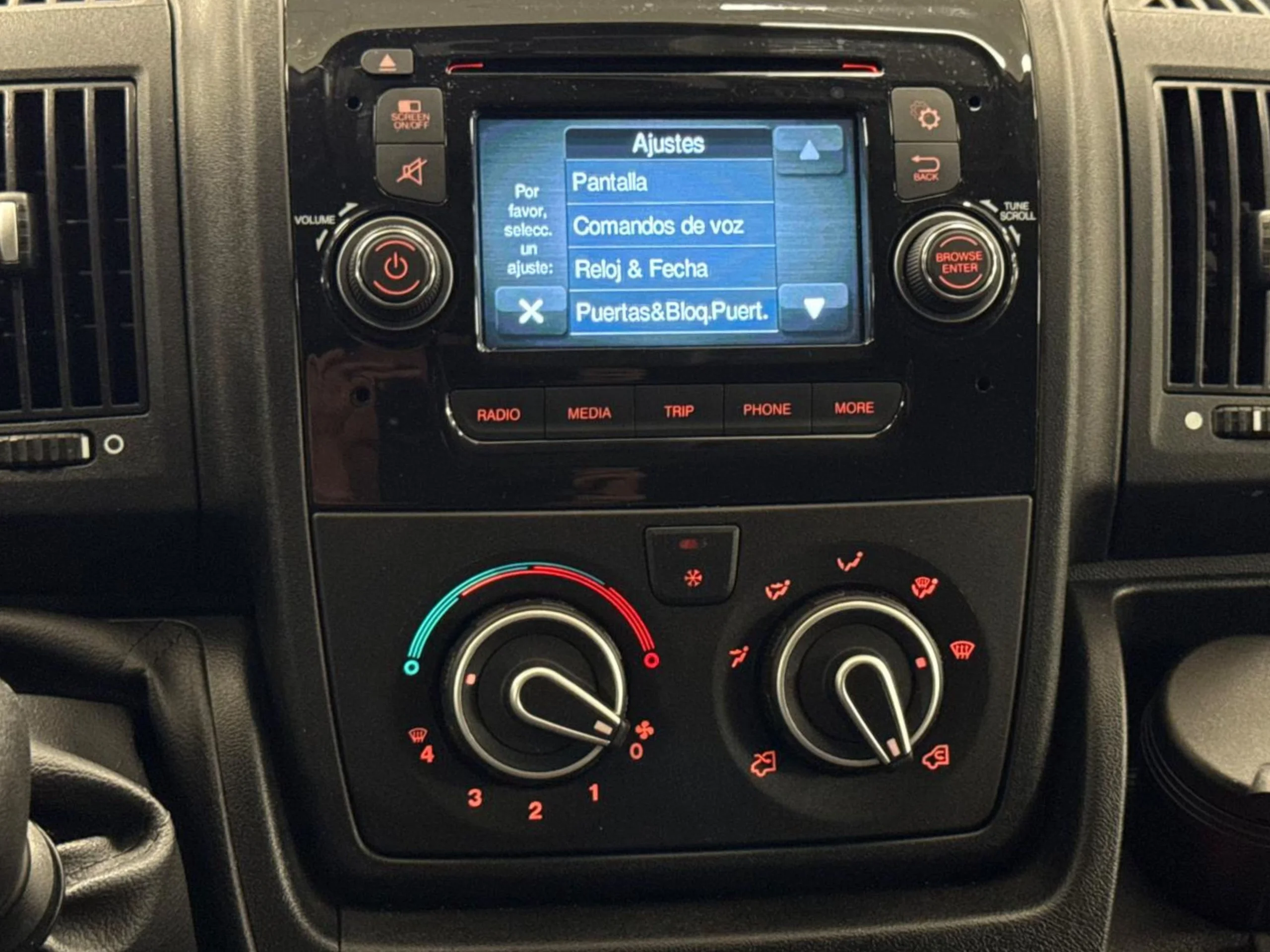 Peugeot Boxer Combi 6/9 Plazas L1H1 S&S 130 CV - Foto 23