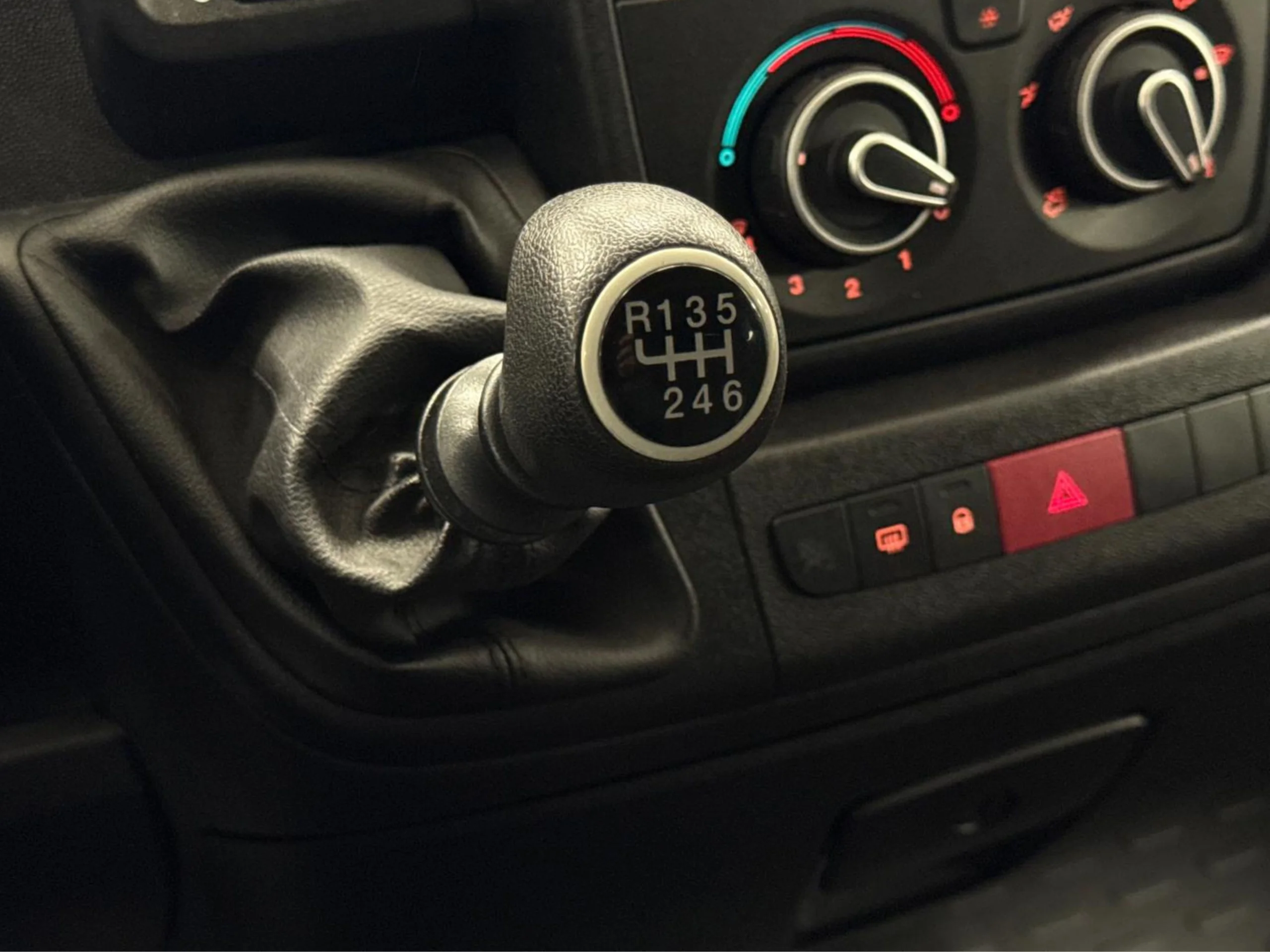 Peugeot Boxer Combi 6/9 Plazas L1H1 S&S 130 CV - Foto 26