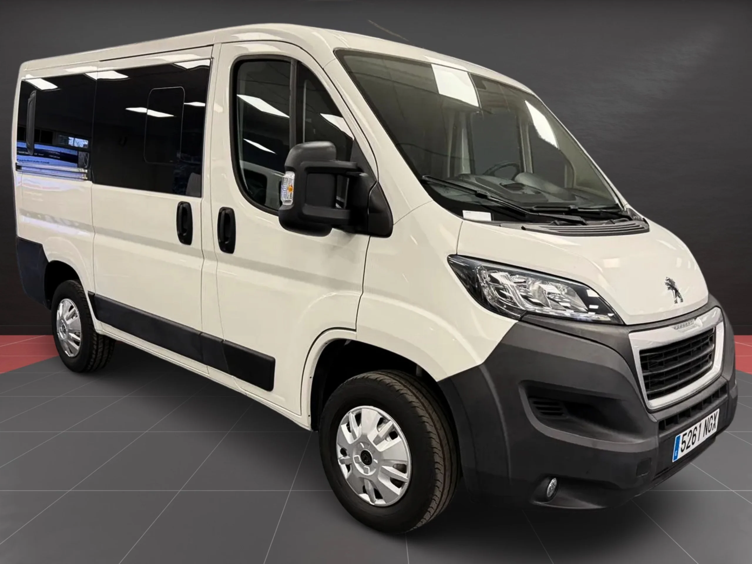 Peugeot Boxer Combi 6/9 Plazas L1H1 S&S 130 CV - Foto 1