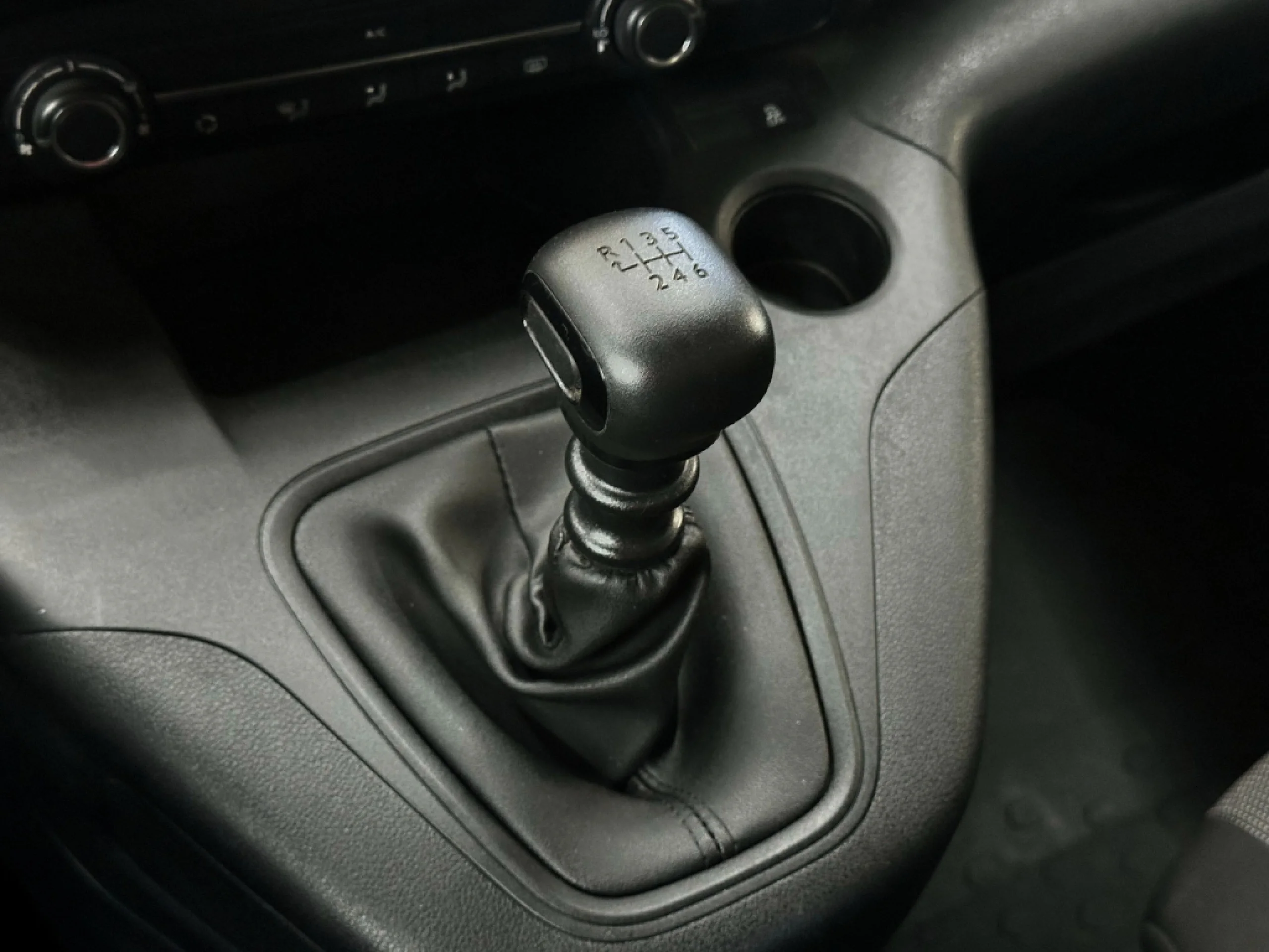 Peugeot Partner Pro Standard 600kg BlueHDi (2022) | Agilidad y Rendimiento para tu Negocio | Desde 250 € al mes - Foto 11