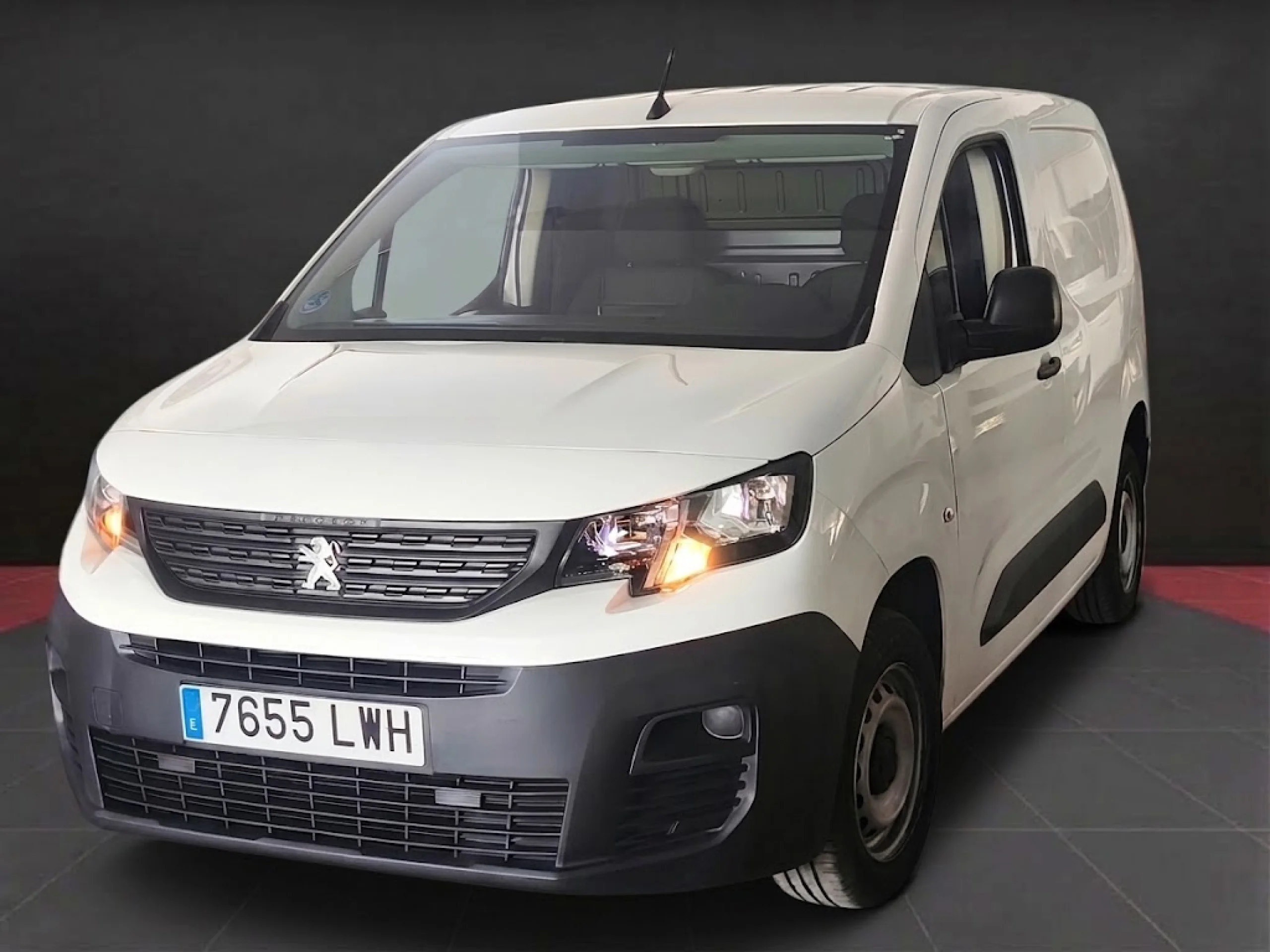 Peugeot Partner Pro Standard 600kg BlueHDi | Agilidad y Rendimiento para tu Negocio | Desde 225 € al mes - Foto 1